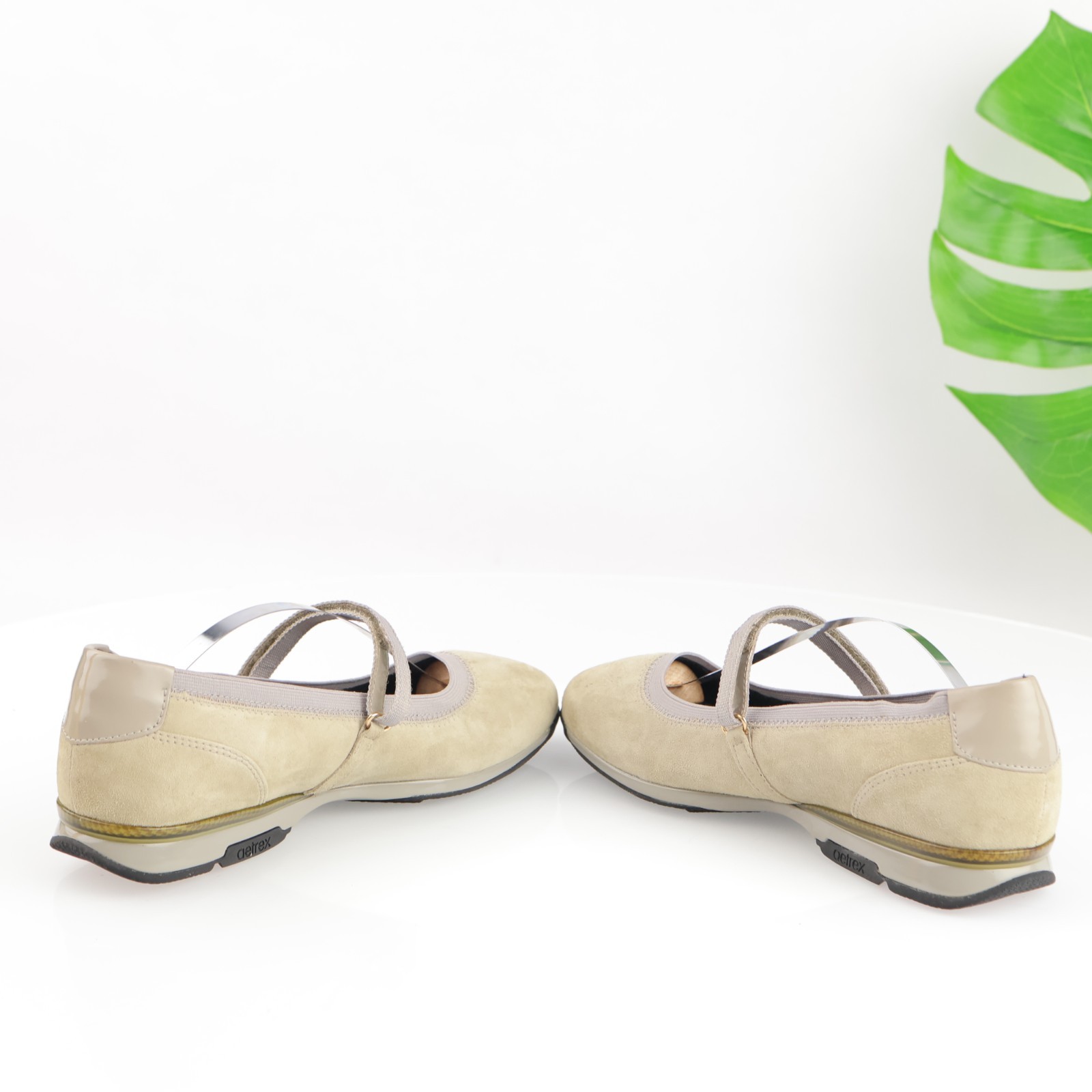 Aetrex Womens Caroline Mary Jane Shoes Size 9 WIDE Beige Tan Comfort Sporty Flat