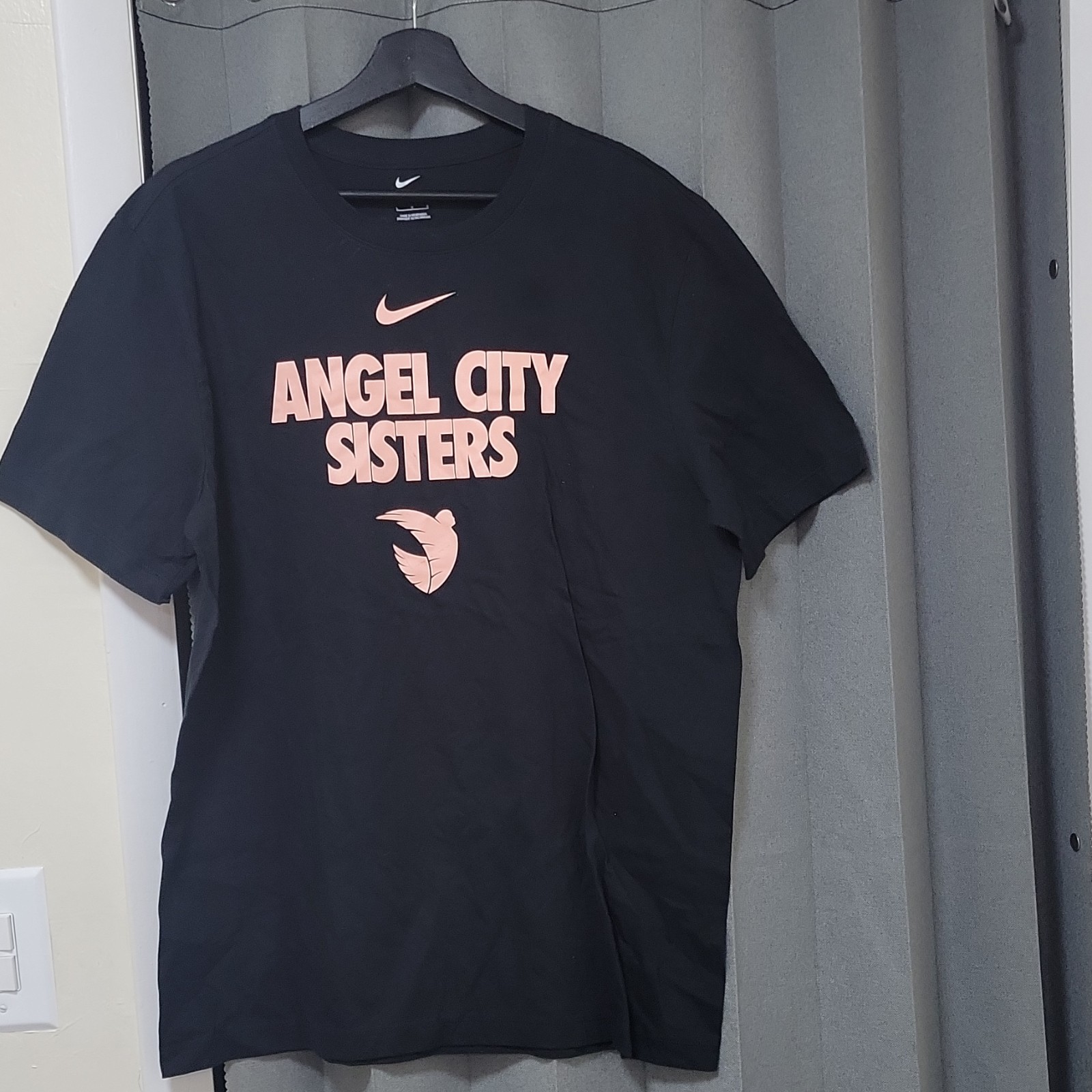 Nike The Nike Tee Black Angel City Sisters Graphic Crew Neck Logo T-Shirt L