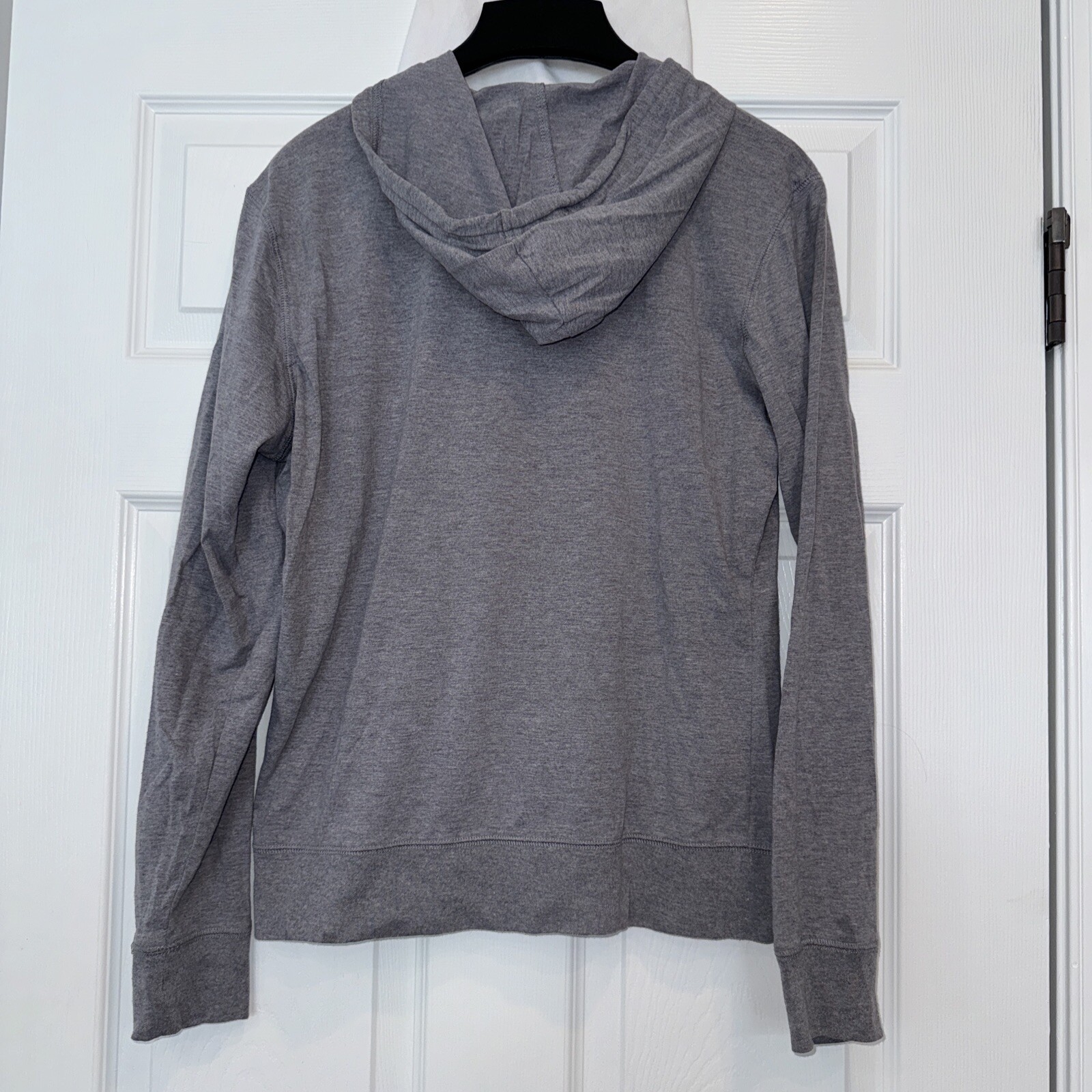 District DT2100 Women’s Fitted Jersey Full-Zip 4.4oz Hoodie Long Sleeve