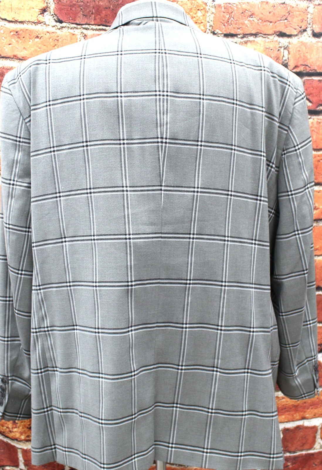 58 LONG- LINEAGE WINDOWPANE GRAY, BLACK & WHITE SPORT COAT POLY/RAYON/SPANDEX