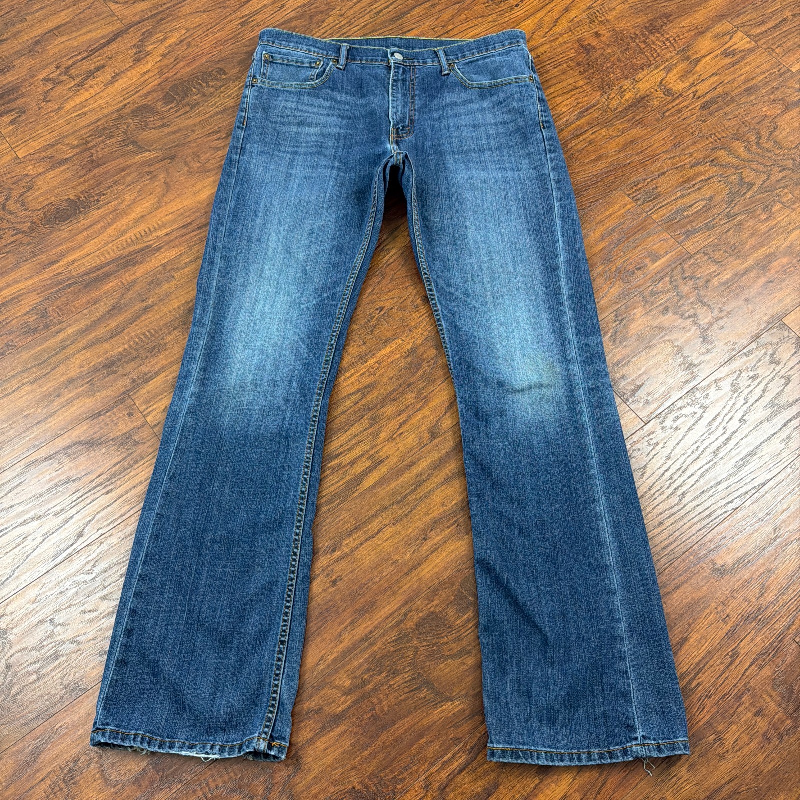 Levi 527 Jeans Mens 36 Boot Cut Slim Fit Medium Wash Stretch Denim Cowboy