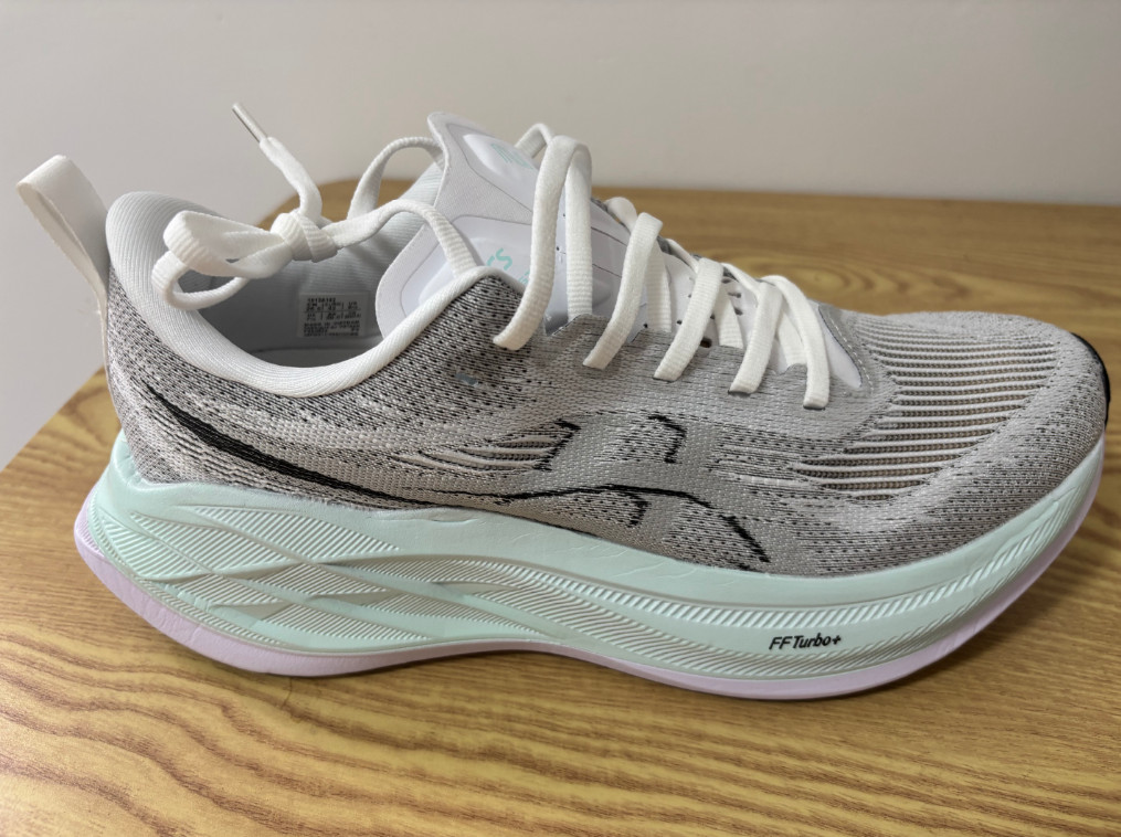 ASICS Superblast 2 Size 10 White Cool Grey Men Running Training