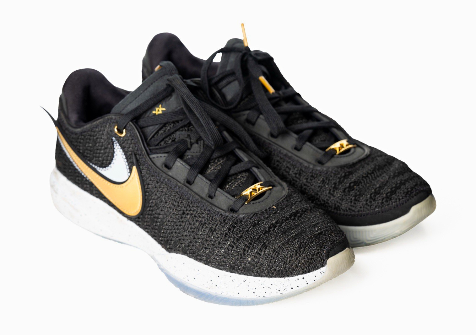 Nike LeBron 20 Men’s Low Top Basketball Shoes Black Gold DJ5423-003 in Size 11