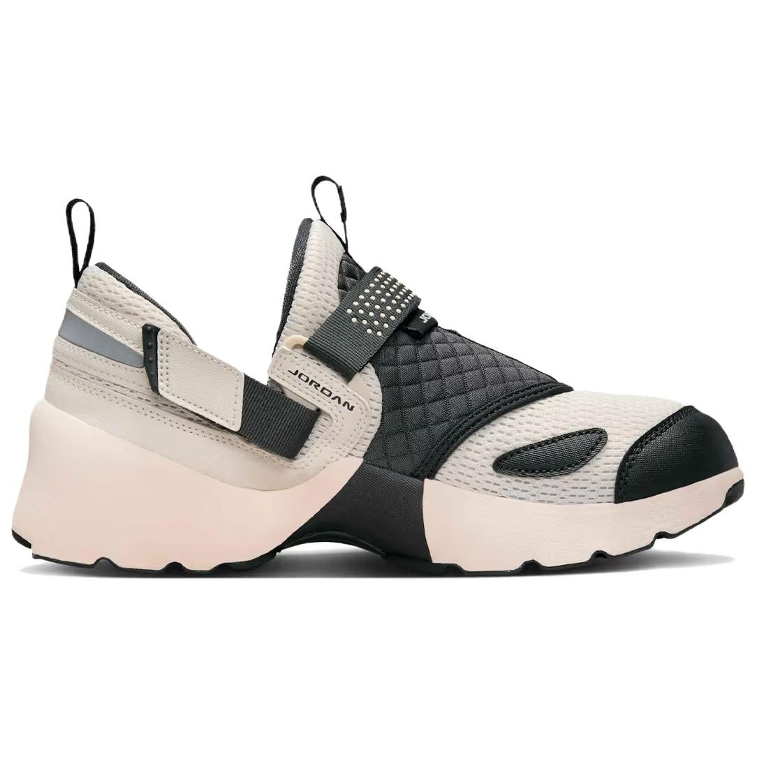 Jordan Trunner Lx Light Orewood Brown Womens HQ2164-102