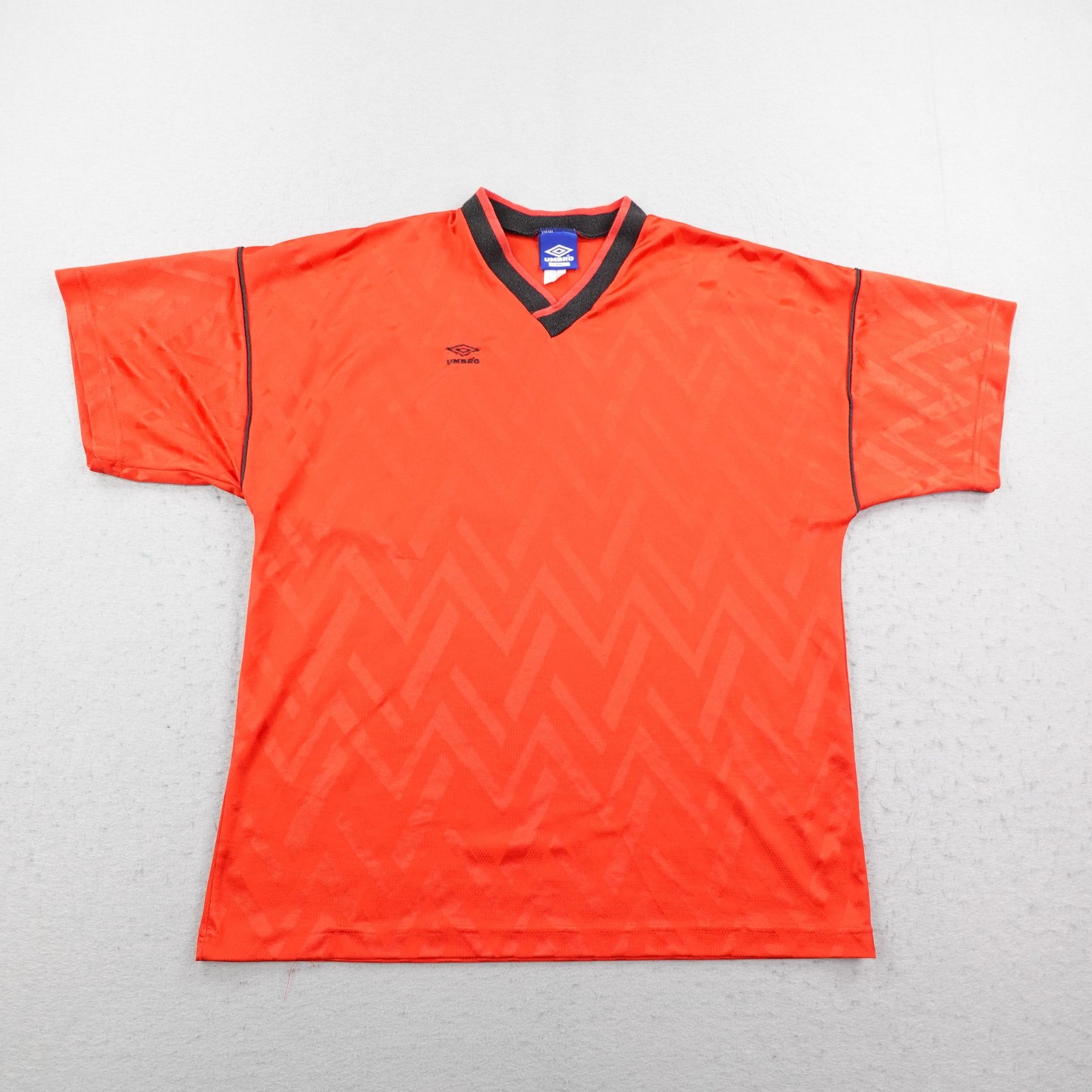 Vintage Umbro Shirt Mens XL Red Zig Zag Soccer Jersey Satin Silky 90s USA #14