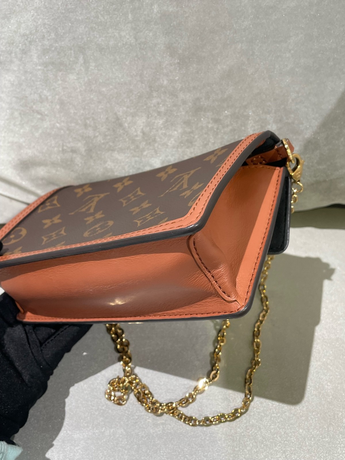 Louis Vuitton Pre-Owned Authentic Dauphine Chain Bag M68746 18.5 x 12 x 5