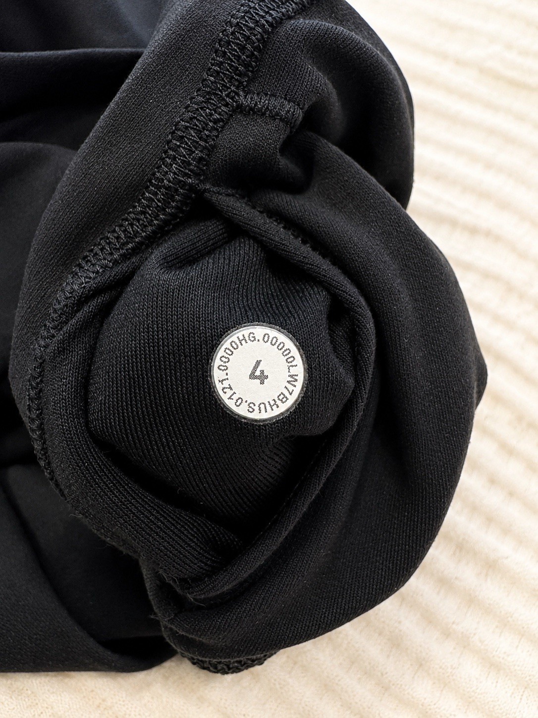 Lululemon Women’s Align Super High Rise Black Solid Biker Shorts 10″ Size 4