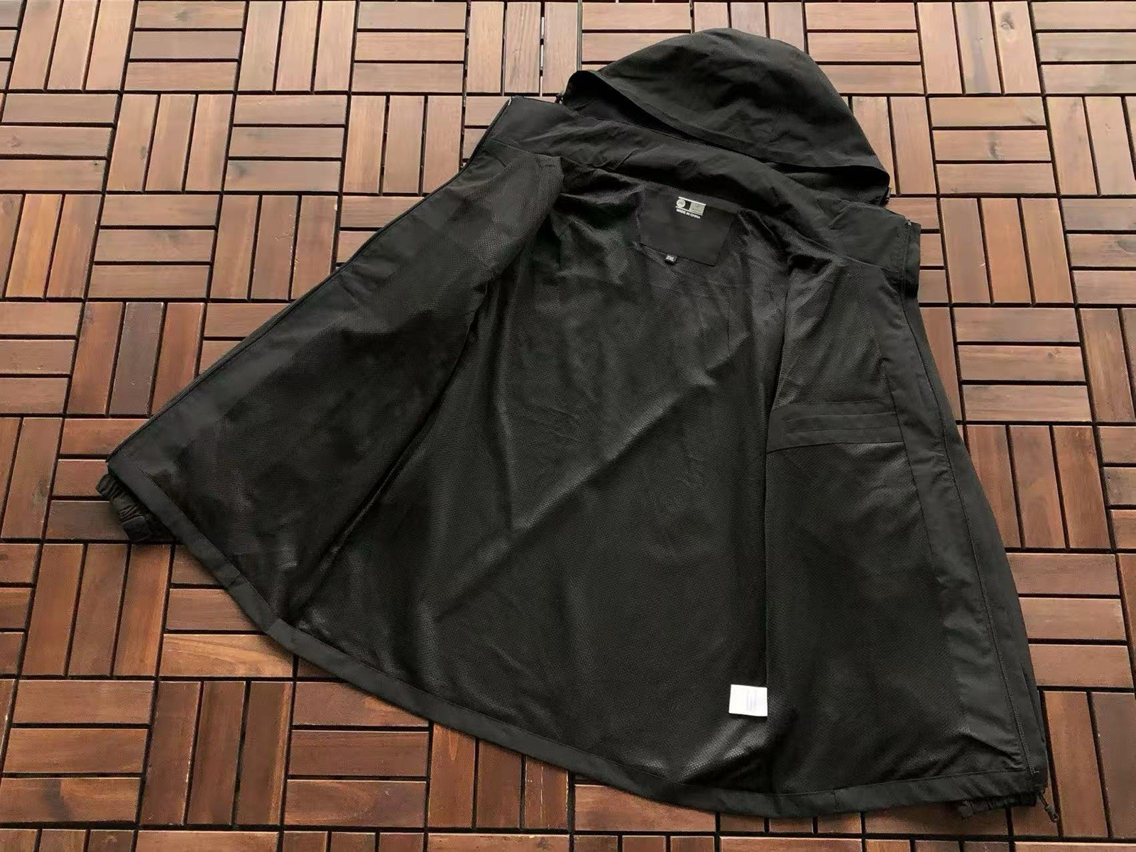 Arc’teryx Men’s Hooded Softshell Jacket Black 2XL Full Zip Stand-Up Collar