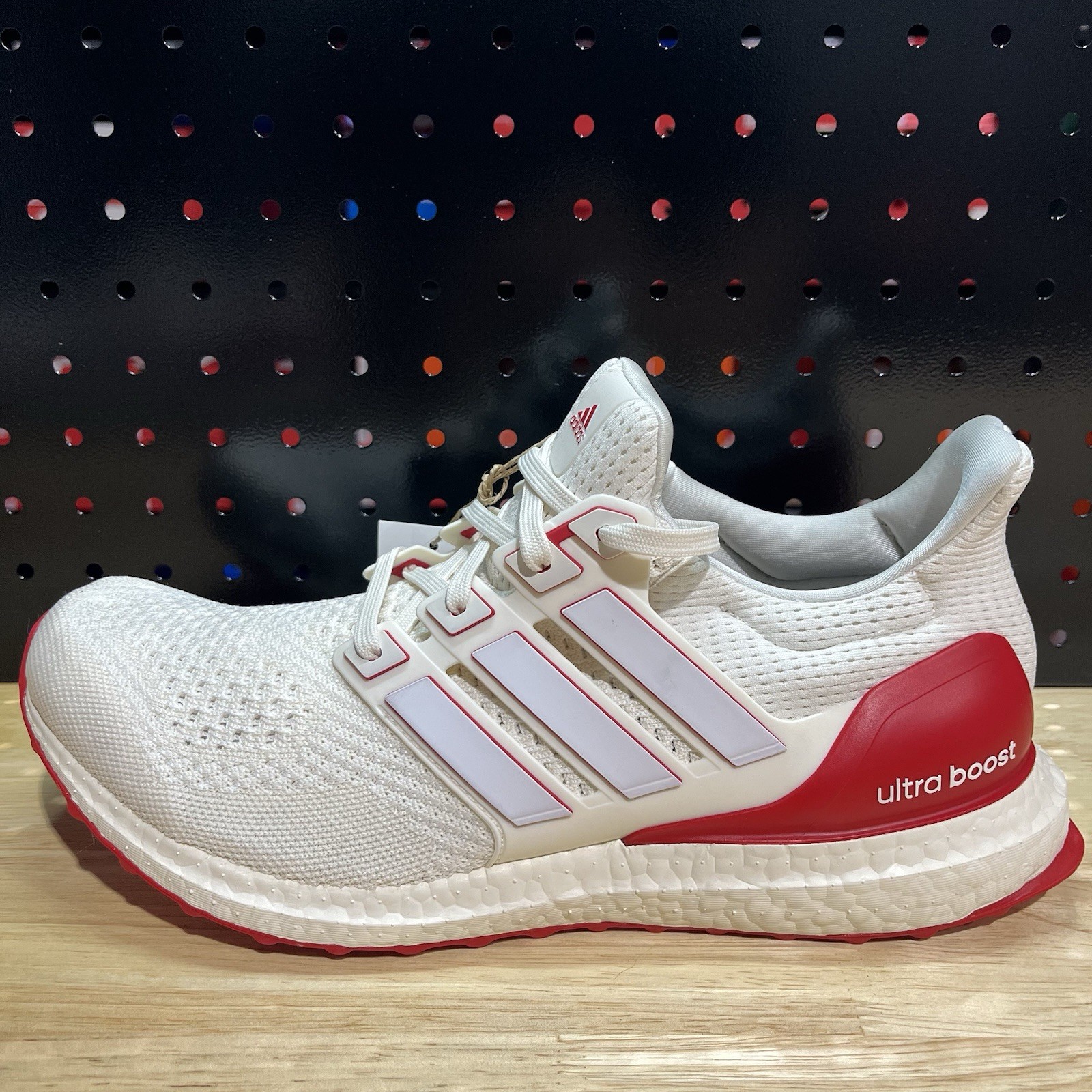 Adidas Ultraboost 1.0 Chalk White Red JR3149 Men’s Sneakers Size 10 NEW