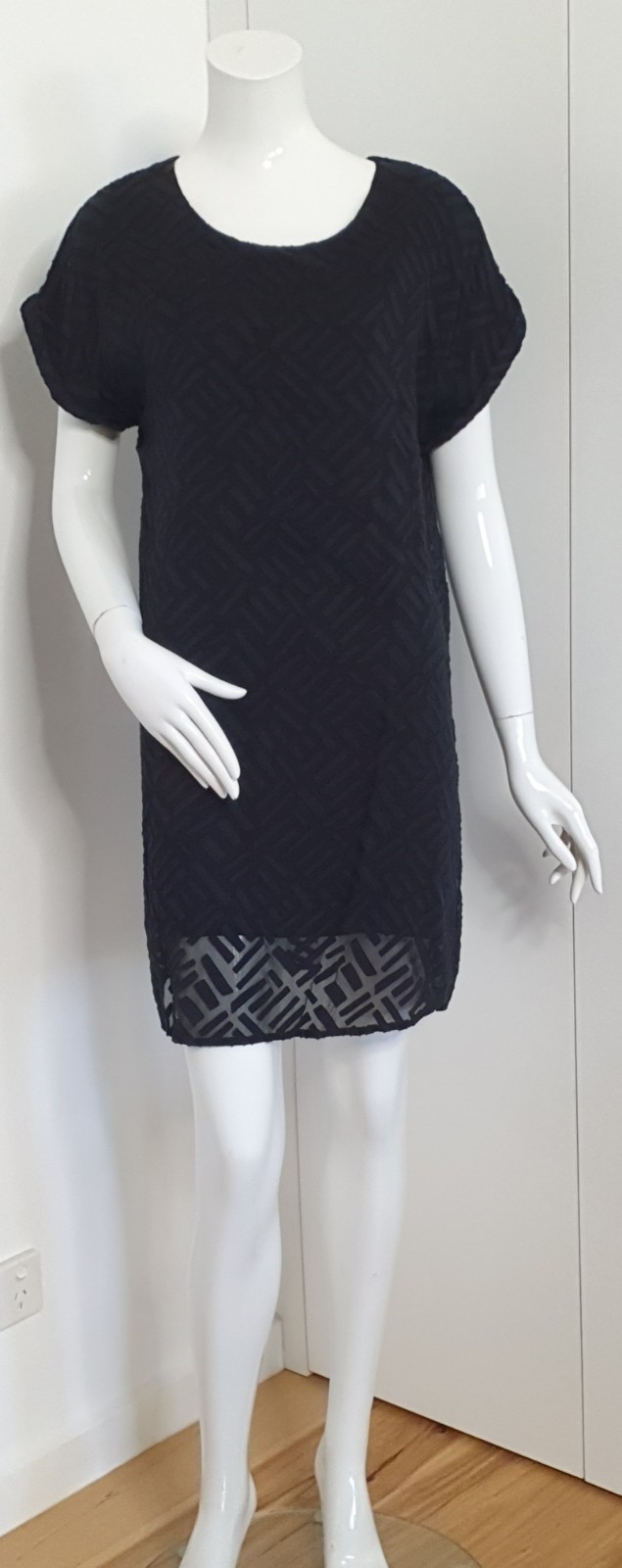 MESOP Sz 10-12 Silk Overlay Shift Dress Cuffed S/Sleeve Black Minimal/Classic