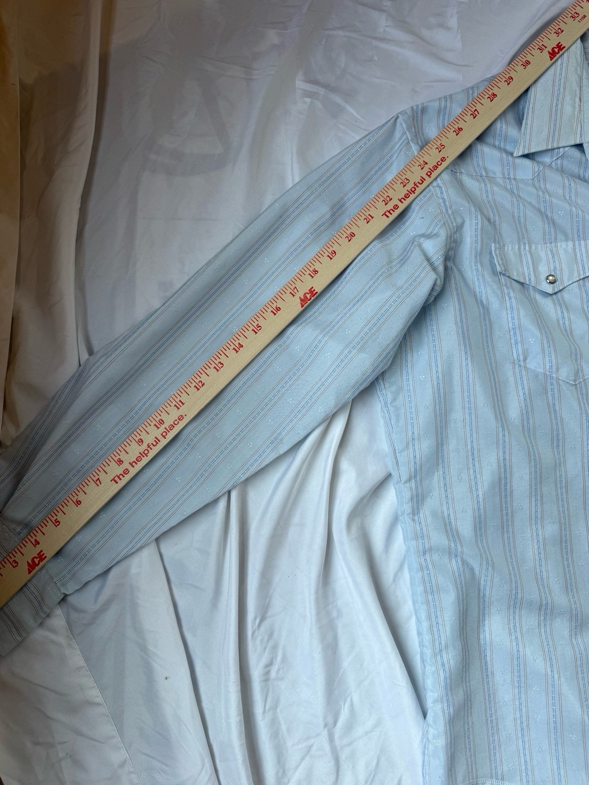 Wrangler Men’s 17 1/2-35 Light Blue Striped Western Pearl Snap Shirt Pockets