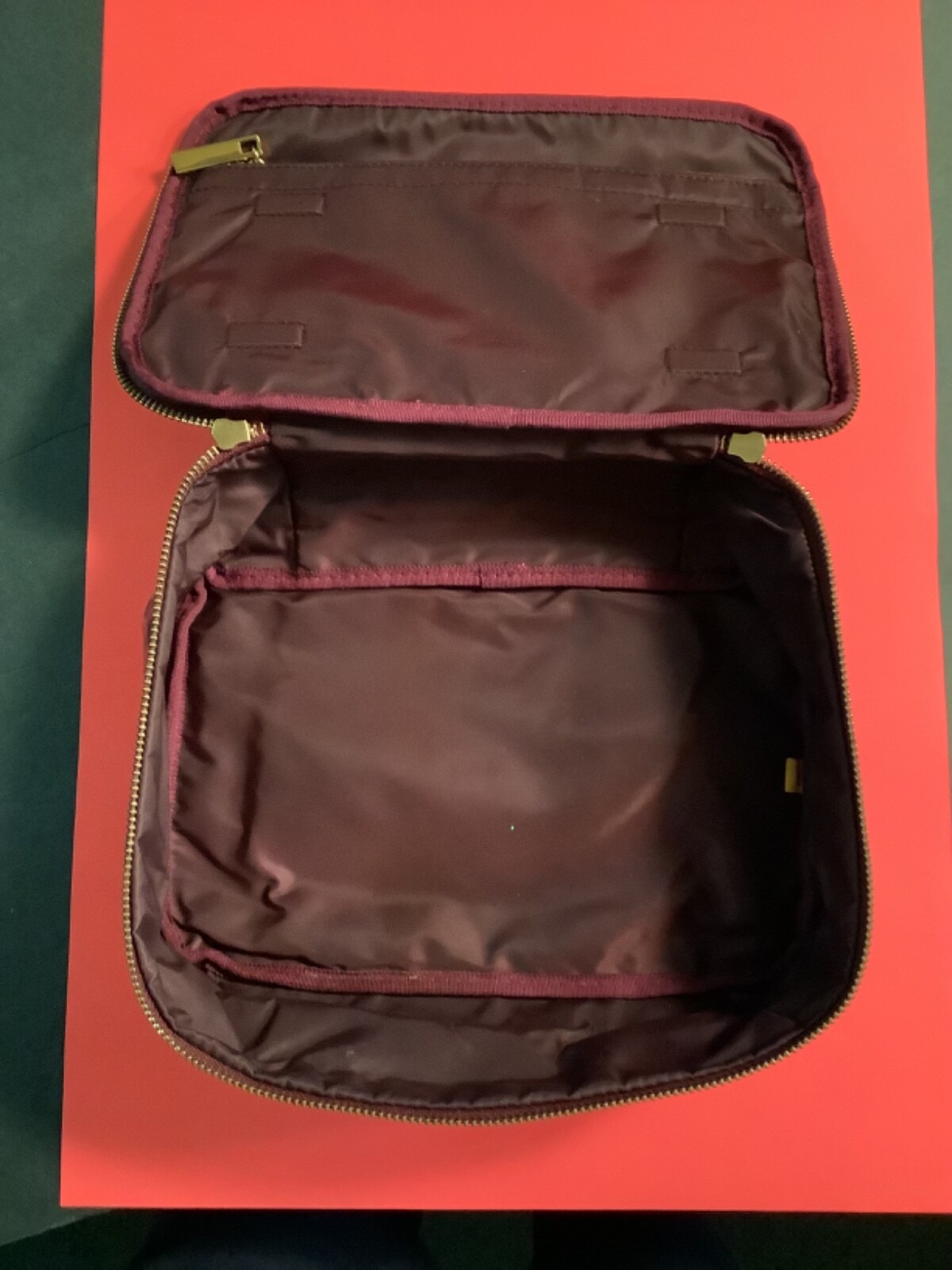 Tory Burch COSMETIC / TRAVEL BAG with Detachable Compartment 10” X 7” X 3”