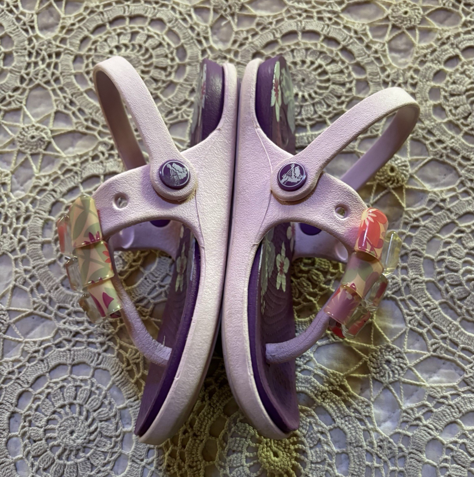 CROCS Toddler Girls Isabella Thong Bow Sandal Sz C 8/9 Back Strap Glitter Stones