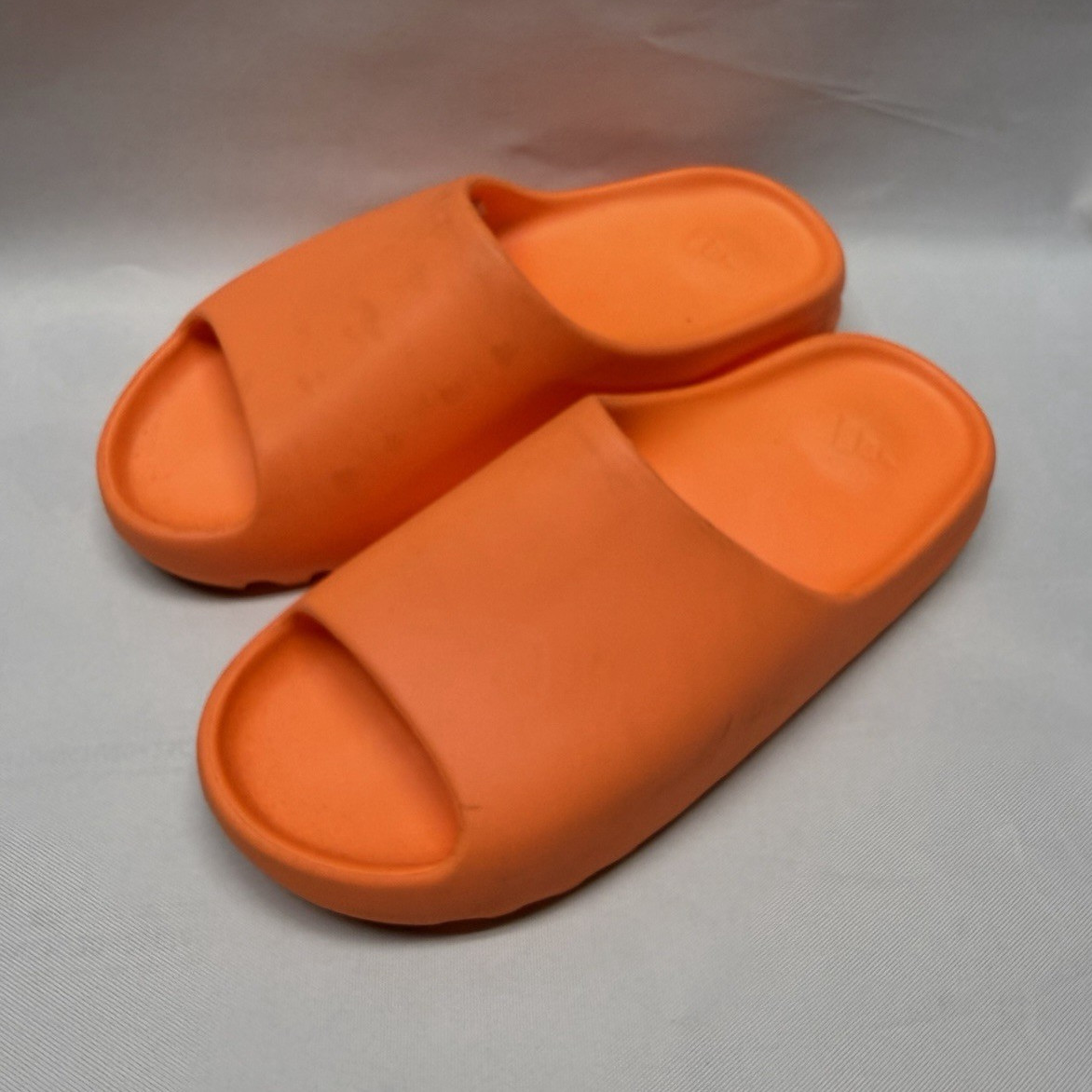 adidas Yeezy Slide Sandals Men’s US 14 Logo Slip-On GZ0953