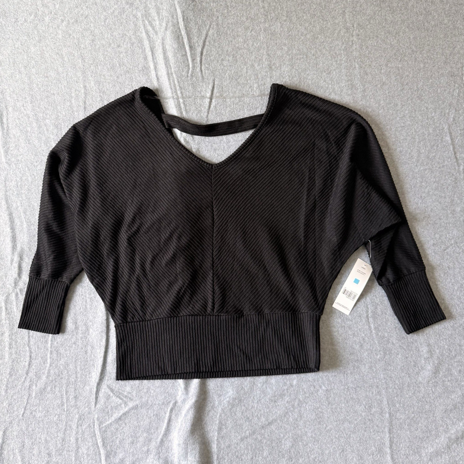 JUST be… Women’s Regular L Black Ribbed Knit V-Neck Dolman 3/4 Crop Top