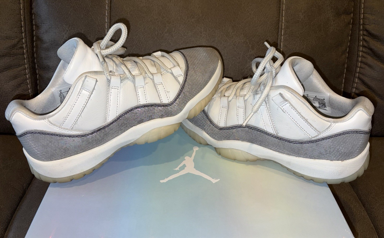 Air Jordan 11 Retro LNY Size 8 Pre-Owned Lunar New Year of The Snake White/Gray