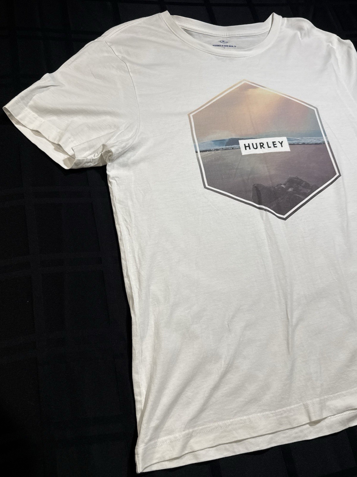 Hurley Men’s L White Graphic Logo Crew Neck Short Sleeve Cotton Tee