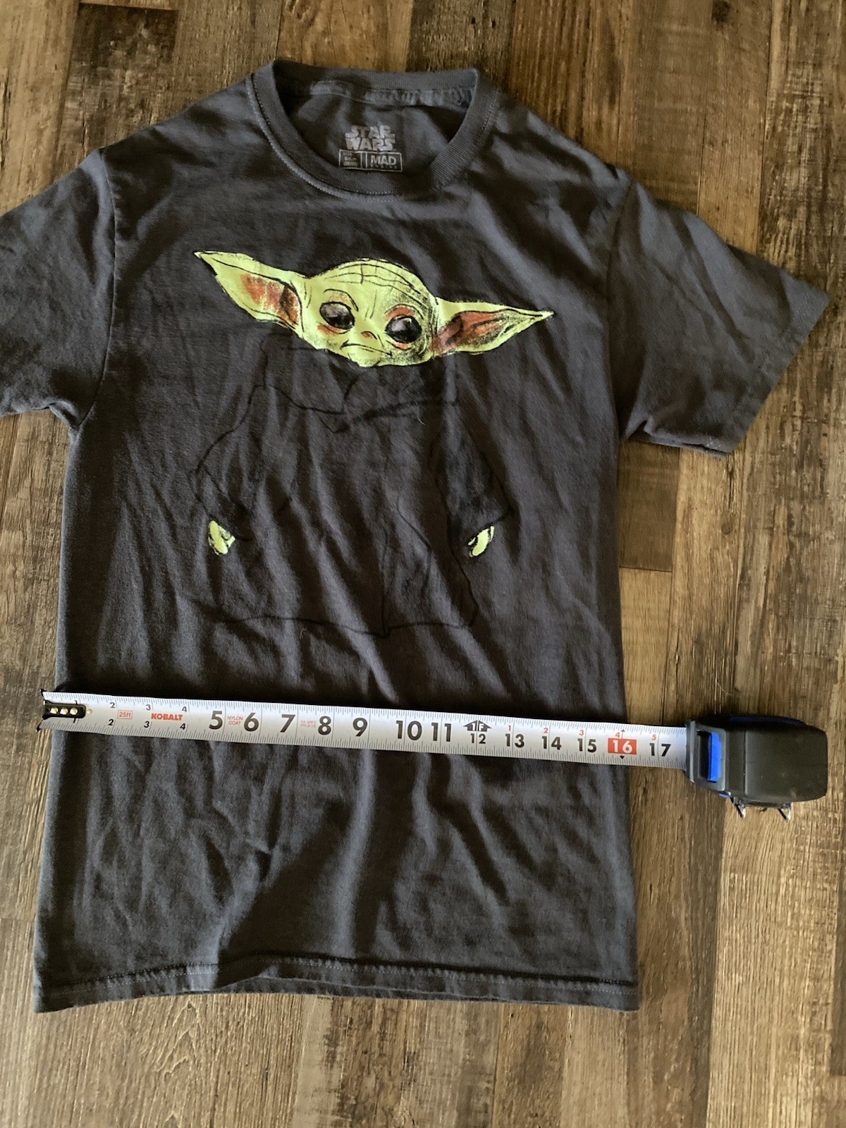 Mad Engine Boys Star Wars Grogu Graphic Print Gray T-Shirt Size S Crew Neck