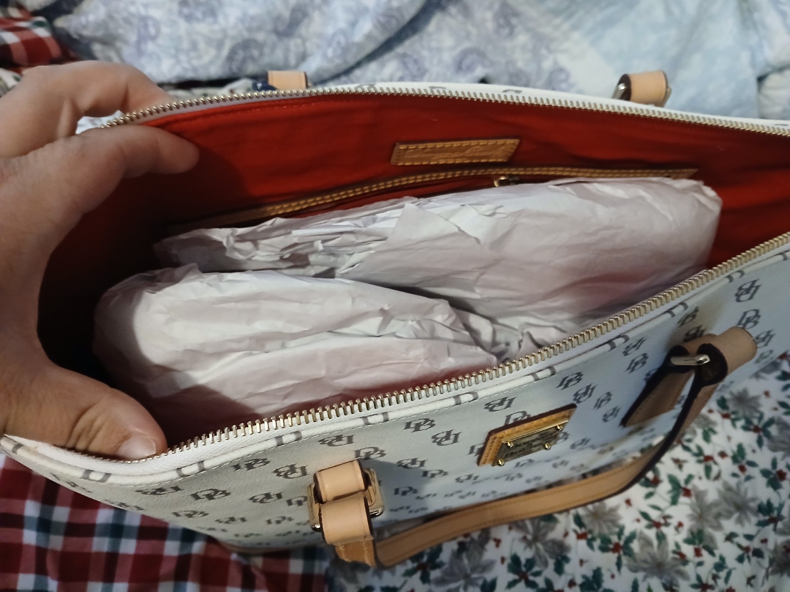 Dooney & Bourke Logo Pebbled Zip Tote Beige/Brown Double Handles Gold HW Red