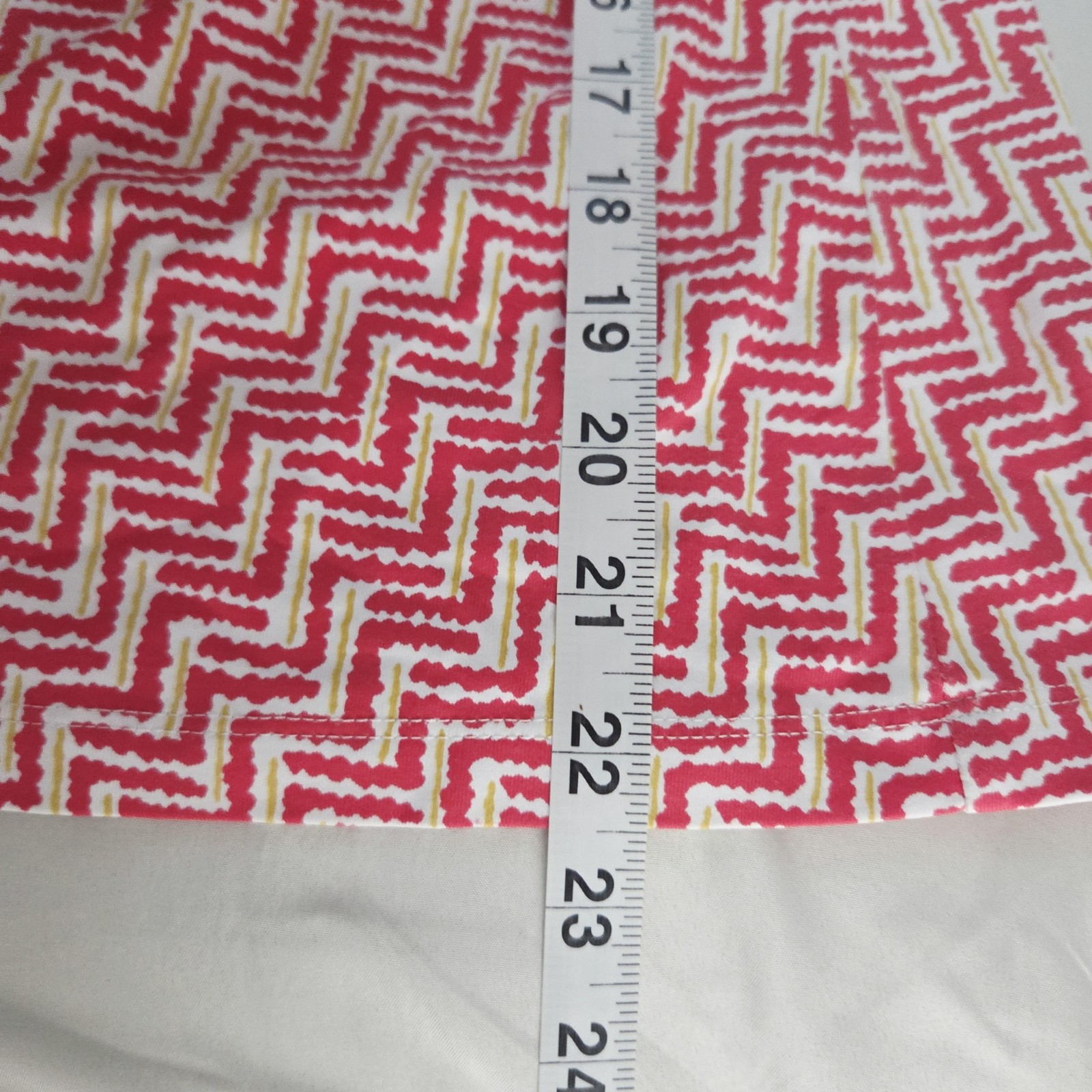 J. McLaughlin Shirt Womens Medium Pink Catalina Chevron Ruffe V Neck Jersey Top