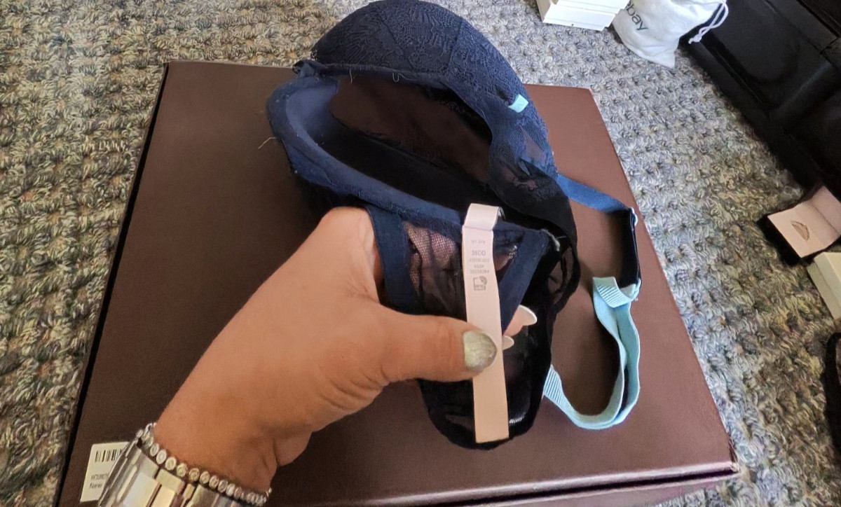 Victoria Secret Bra 36dd navy and light blue