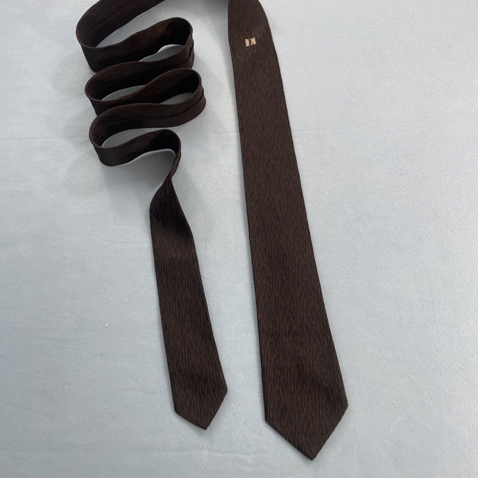 Vtg 50s 60s Tie Beau Brummel Atomic MCM Deco Medallion Brown Slim Necktie 2×53