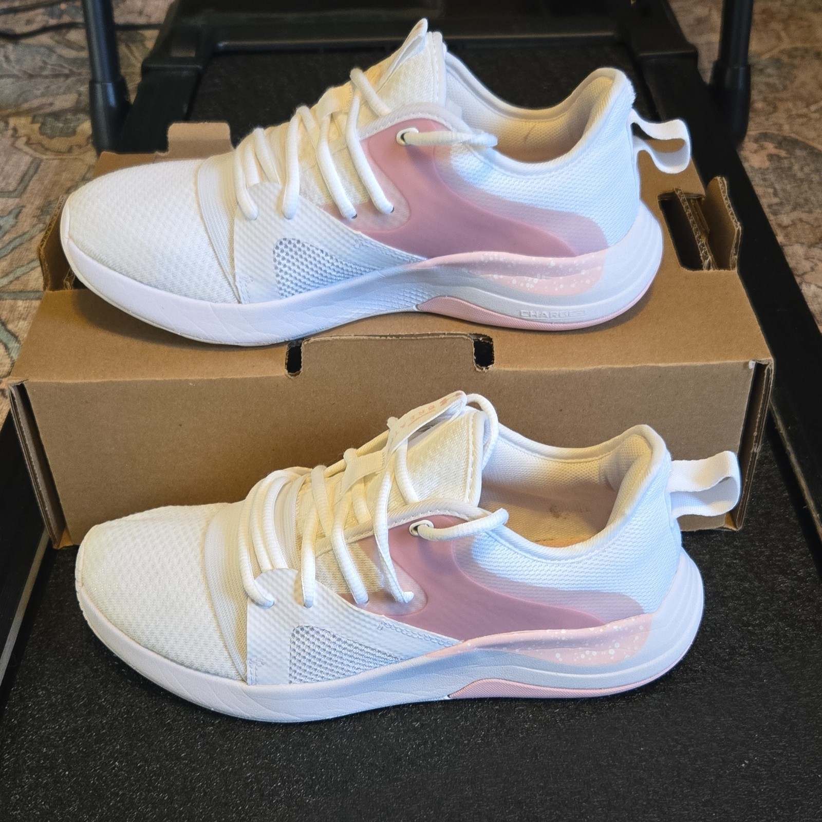 Under Armour Charged Breathe Lace TR sneakers for Women – White/Rose – Size 9 Wo