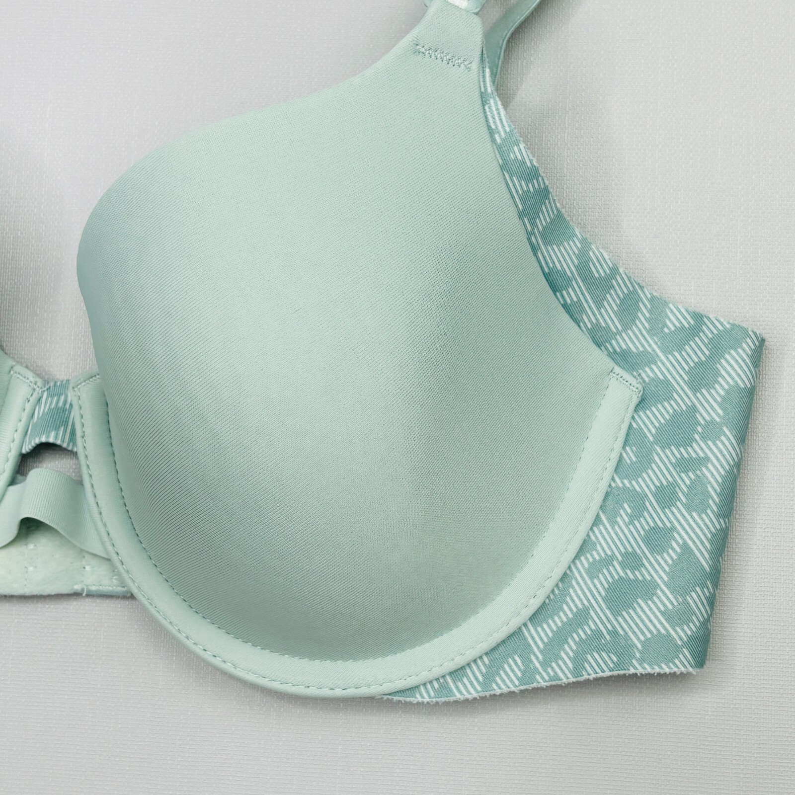 Warners No Side Effects Bra 34B Green Satin Padded Cups Back Smoothing 5781