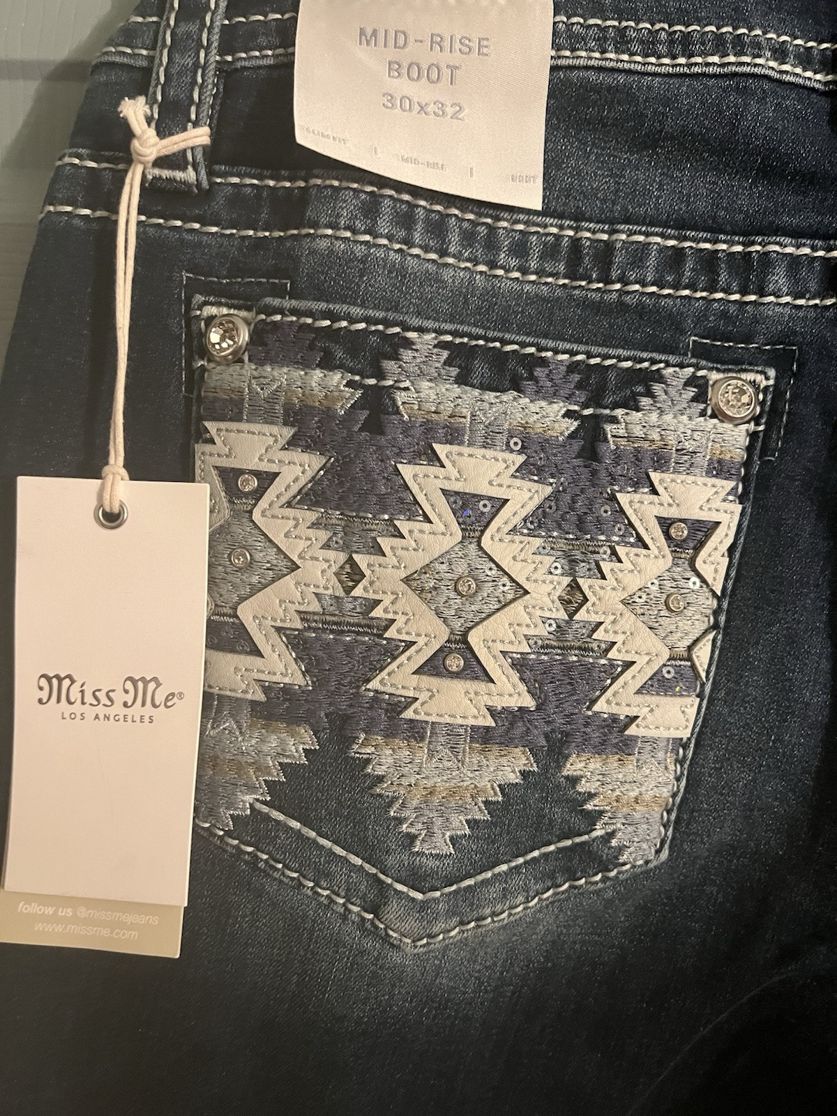 Miss Me Mid-Rise Boot Style M9176BV Size waist 30 X 32 Length NWT $119
