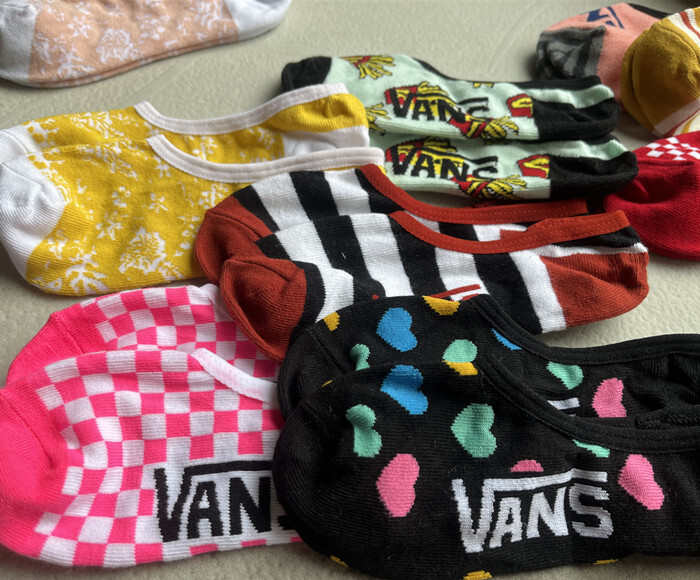 8 Pairs Random Color Women’s Super No Show Socks Size 1-9