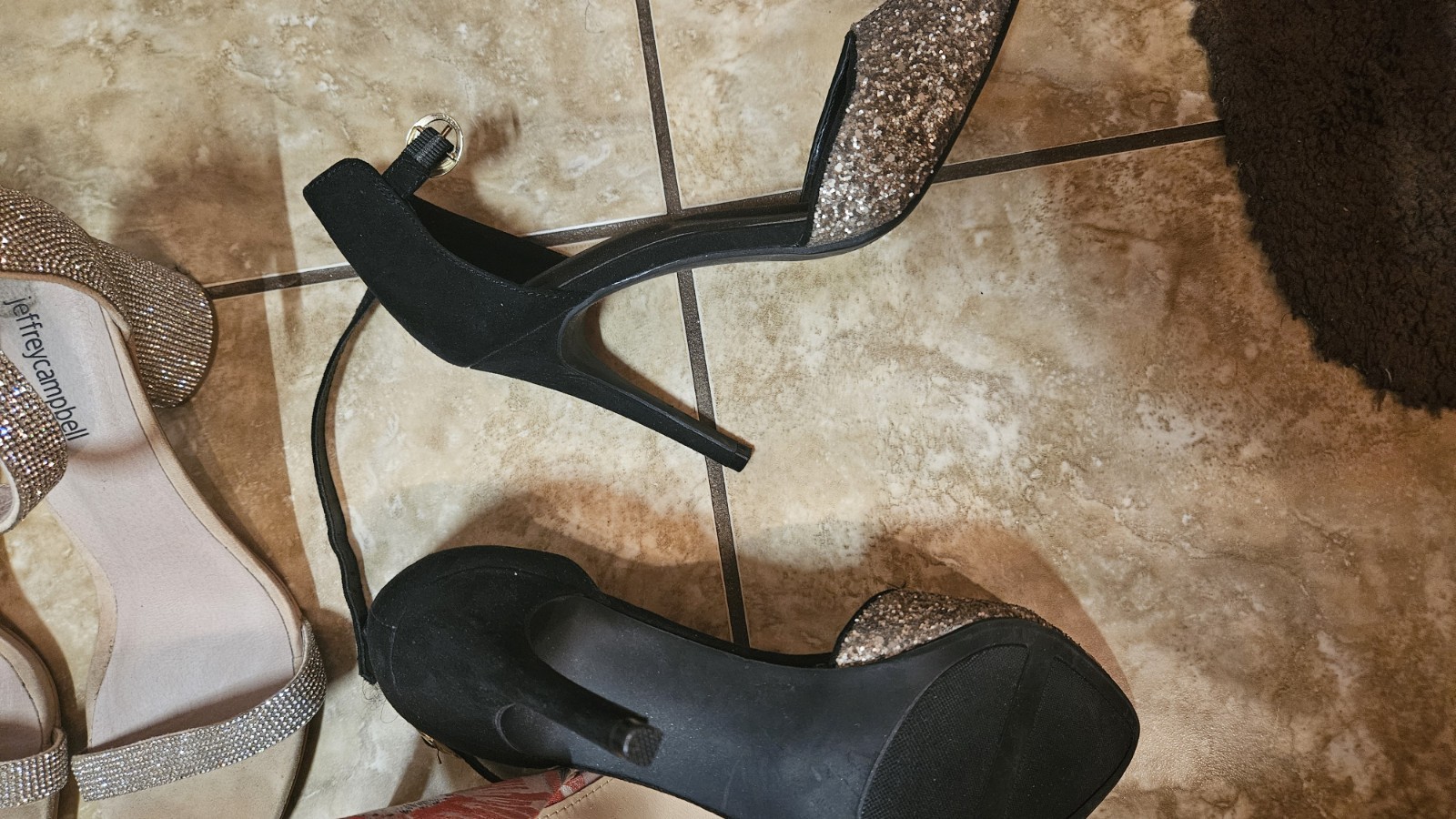 Lot Of 4 Pairs Of women Shoes in great condition