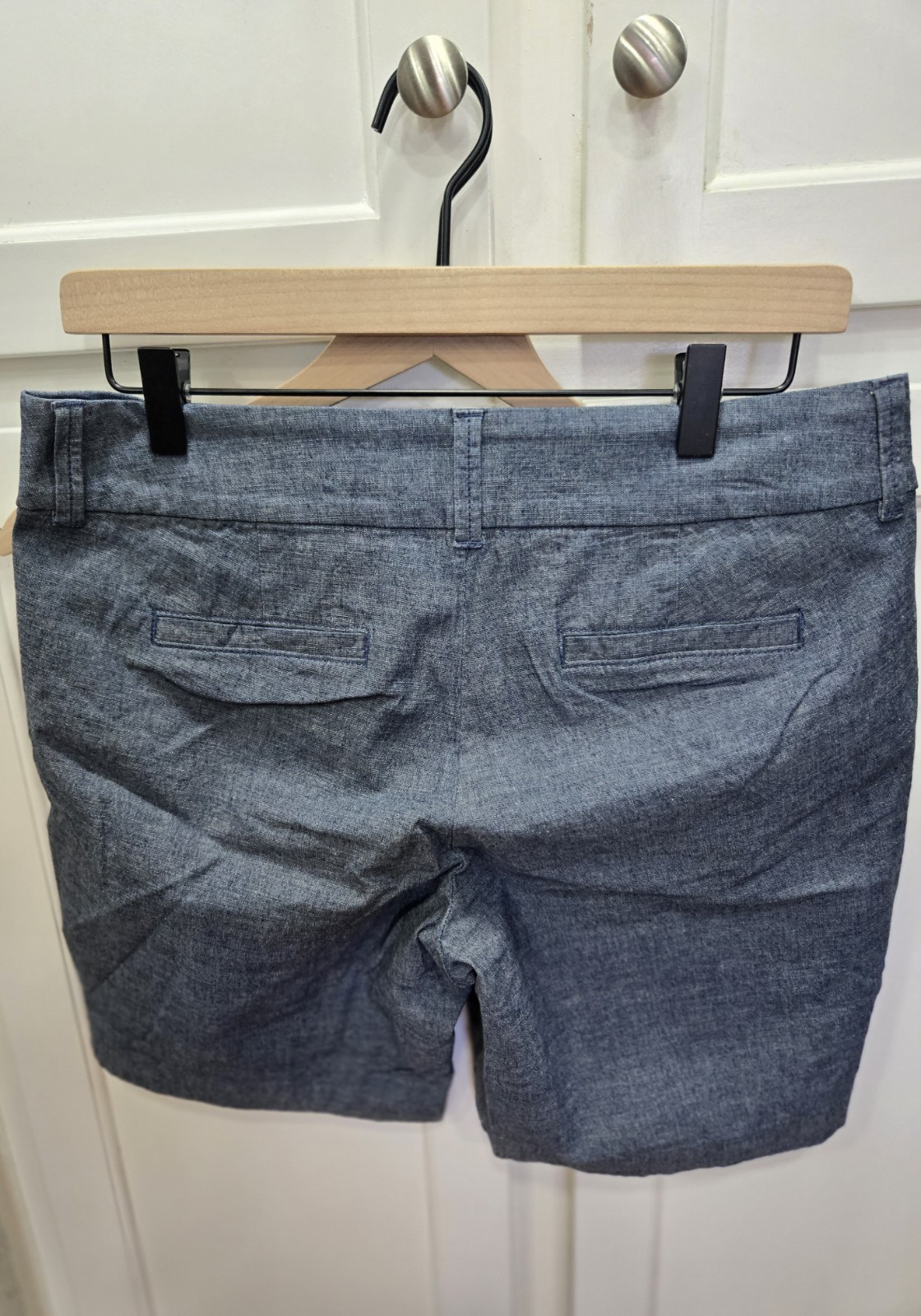 J.CREW Women’s Blue Chambray Chino Shorts Size 6 8″ Inseam Mid Rise Pockets