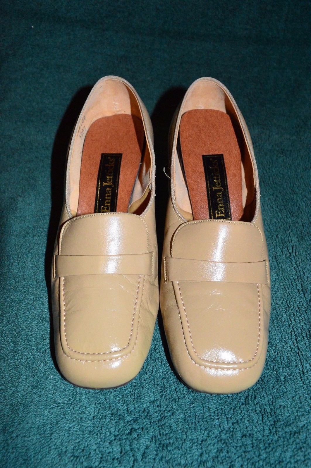 NIB ENNA JETTICKS Taupe Snug Orthopedic Occupational Heels Size 7 EW