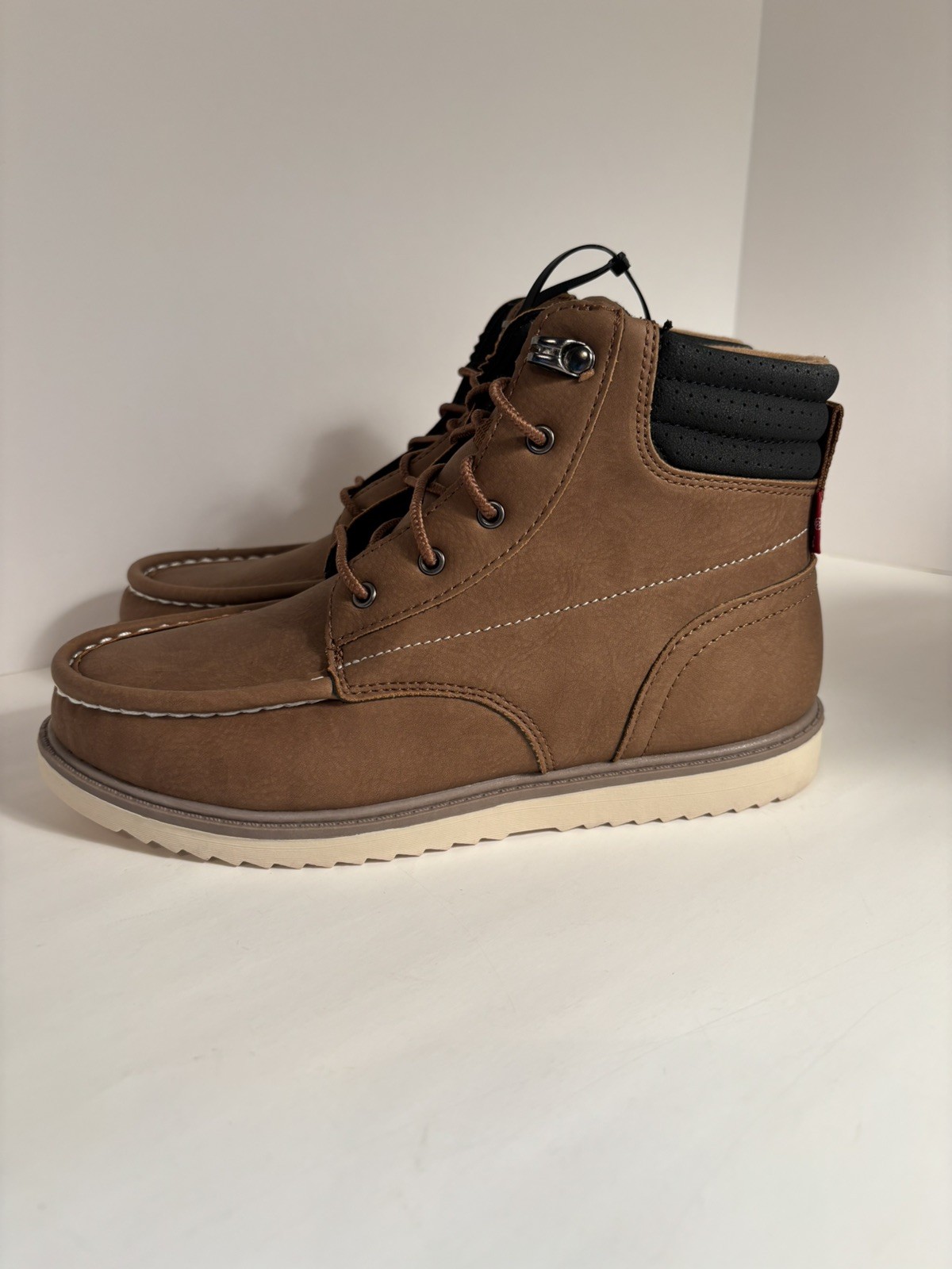 Levi’s Big Kid’s SIZE 4M Dean Boot in Tan/Brown