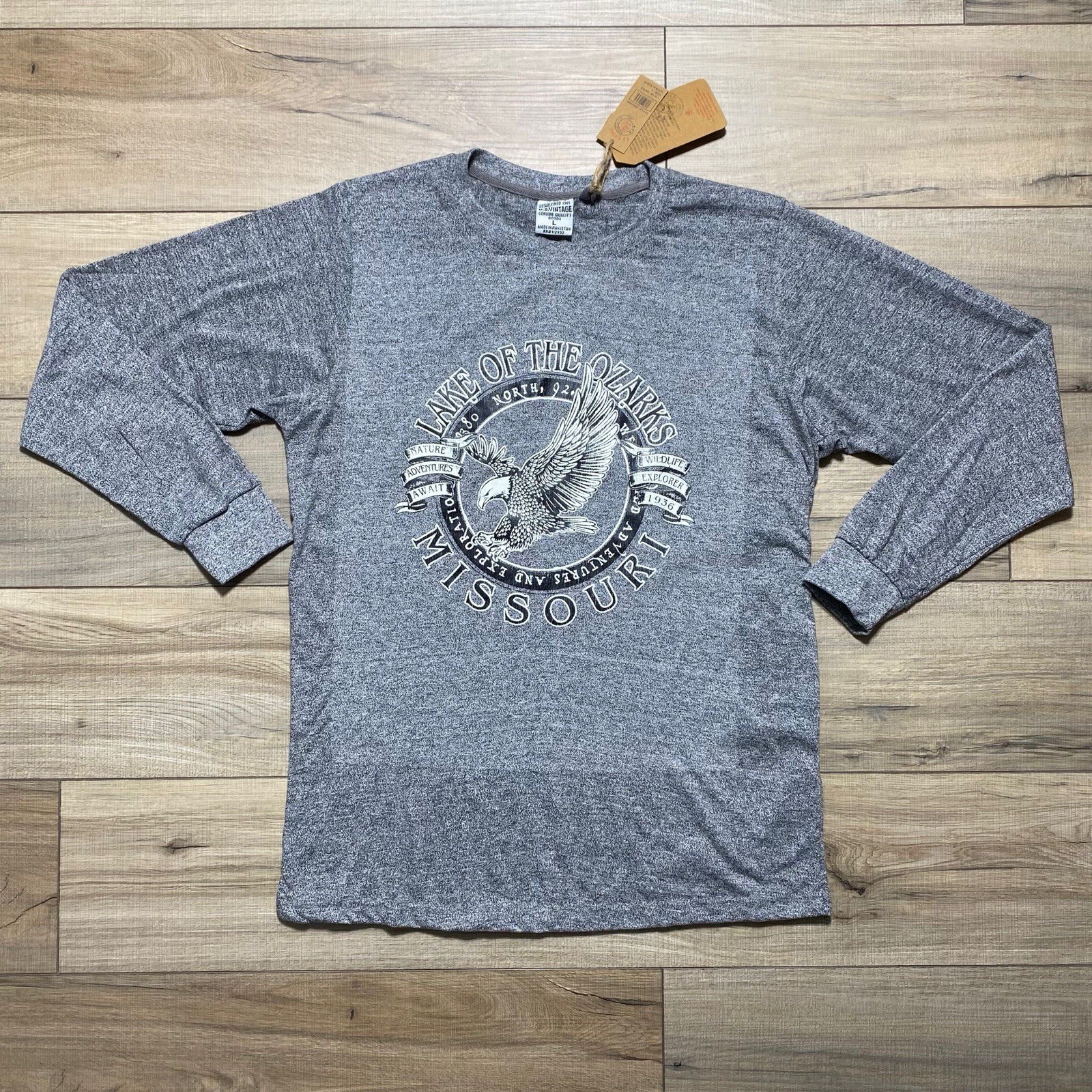 US Vintage Mens Lake Of The Ozarks Missouri Long Sleeve Graphic Shirt L Silver