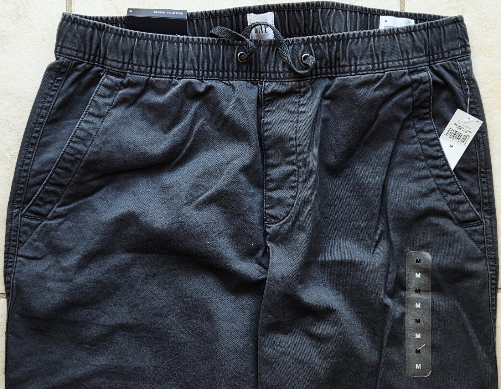 Brand New GAP Men’s Size M (W32 to W34) Chino Jogger Pants in Dark Charcoal Gray