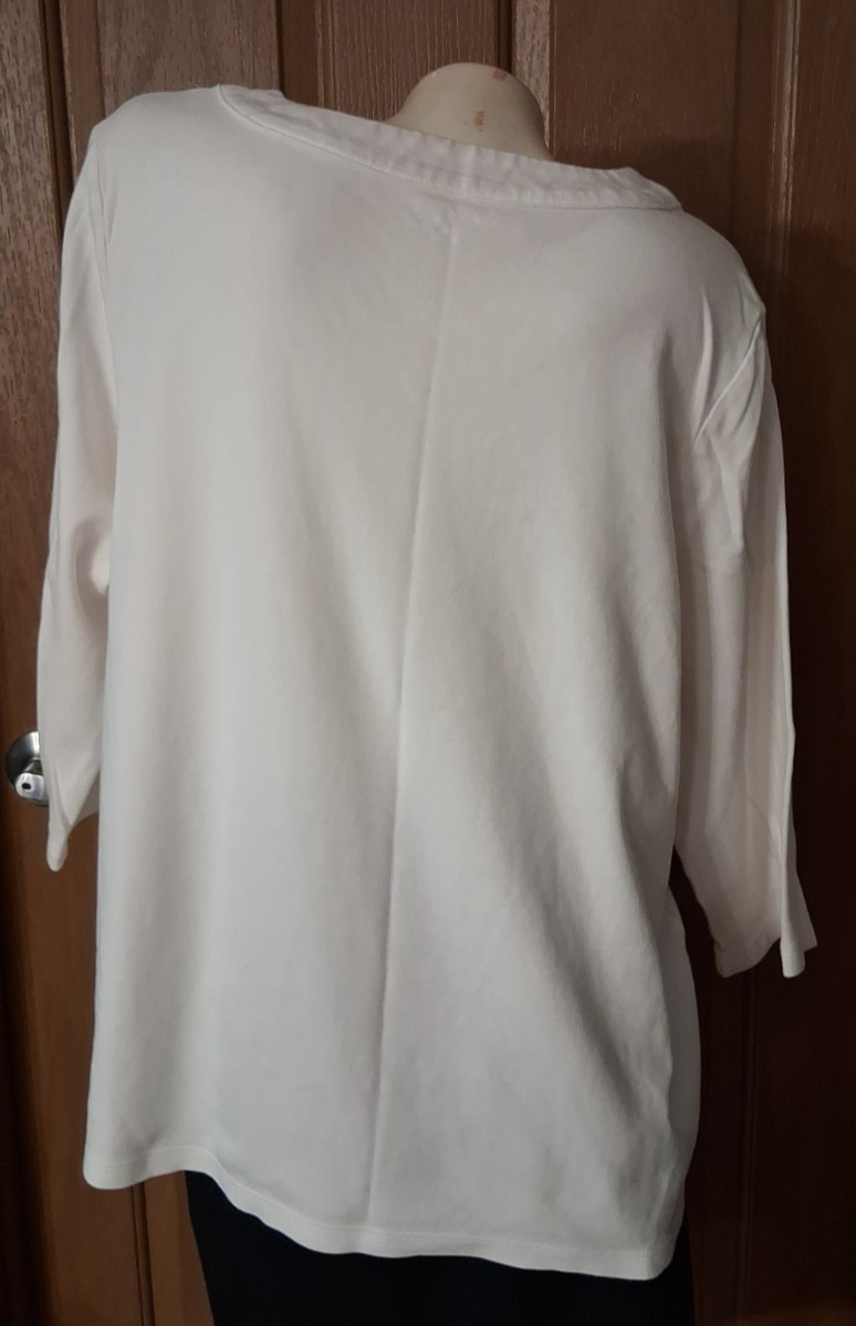 Kim Rogers Woman White Tee Bracelet Sleeves Scoop Neck Half Circle Plus Size 3X