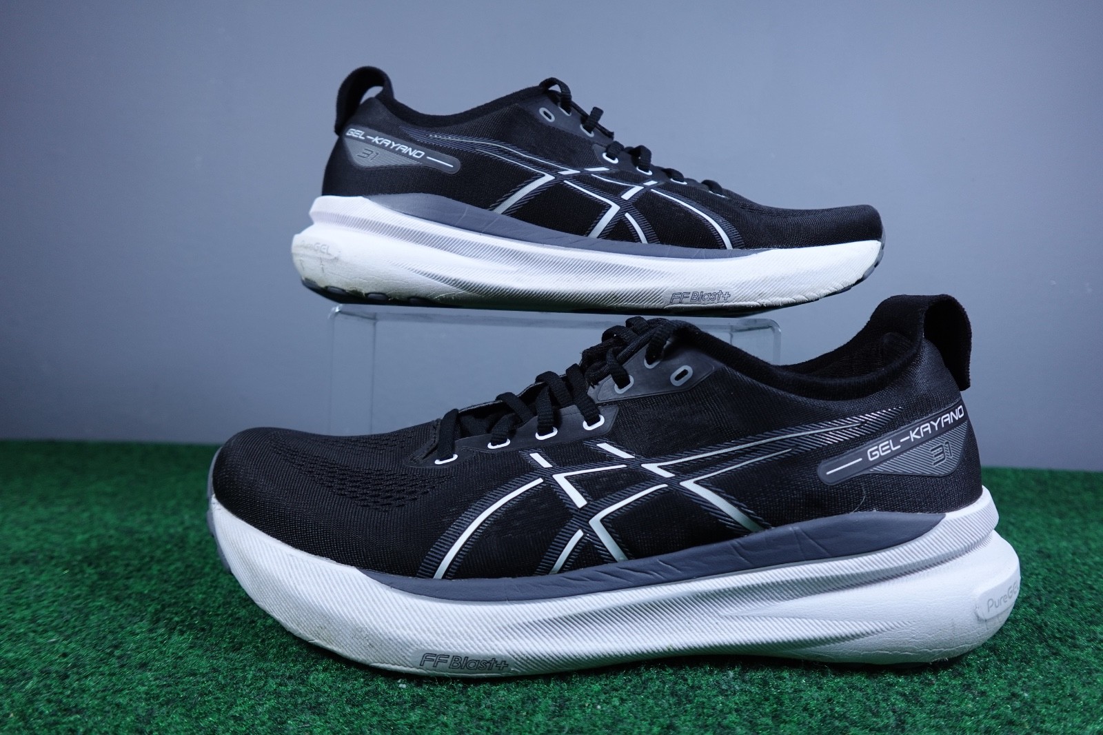 Asics Gel Kayano 31 Mens Size 12 running sneakers shoes blackwhite