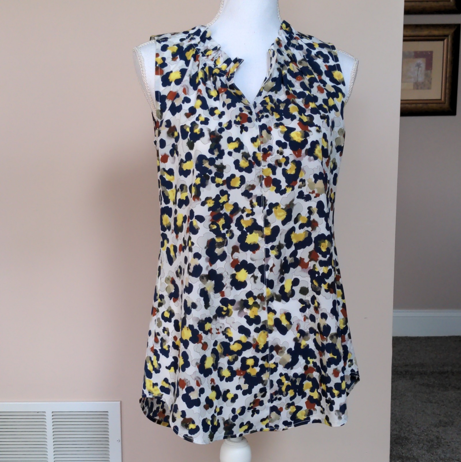 CAbi Women’s Animal Print Collared Button Front Sleeveless Woven Blouse S #5222