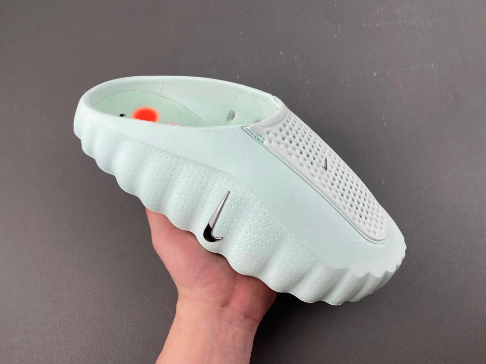 NIKE MEN’S SLIDE MIND IN DIFFERENT COLORS