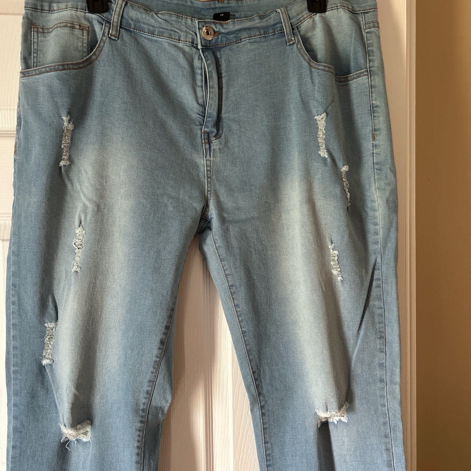 KYY Straight Leg Light Wash Distressed Denim Jeans Blue 5-Pocket Zip Button