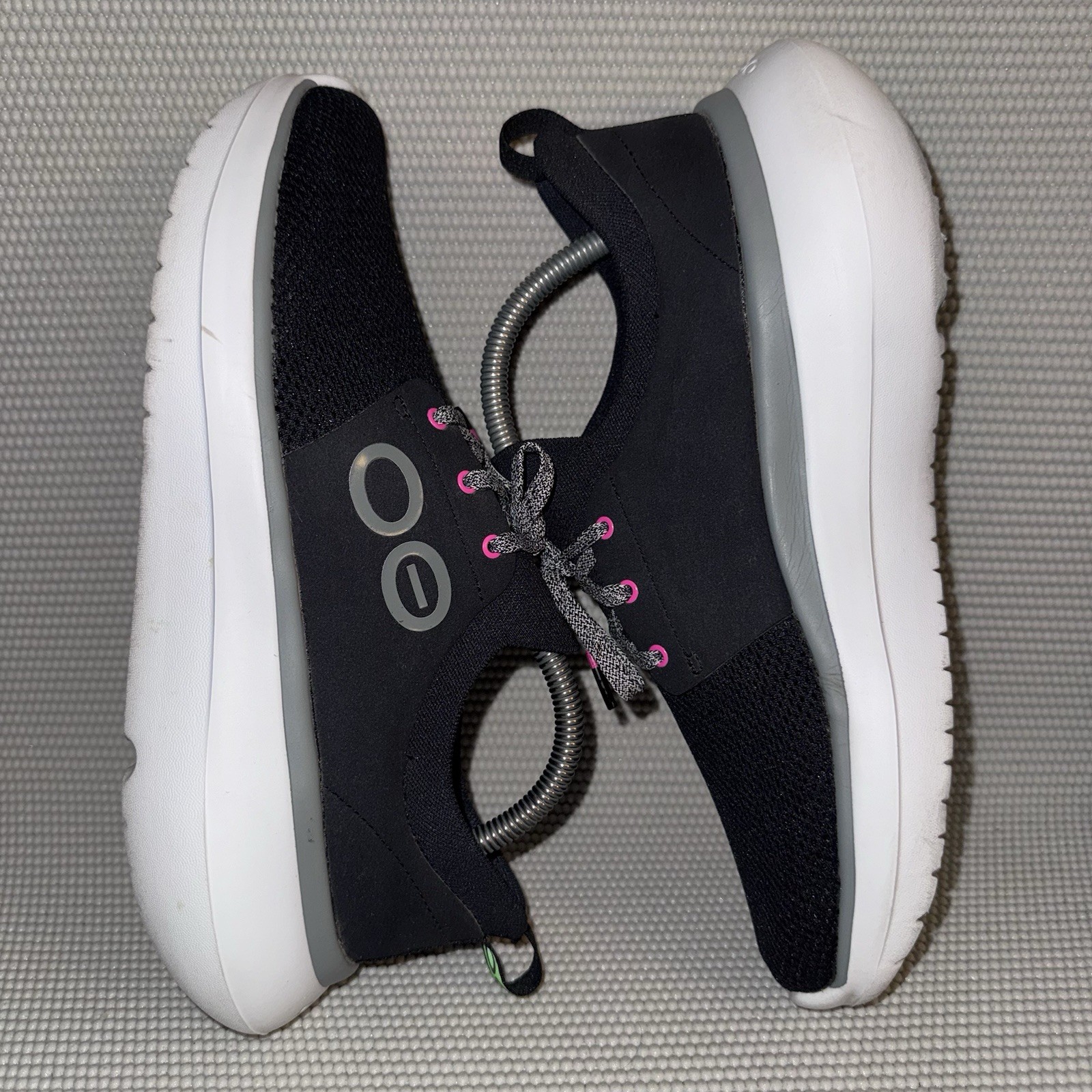 OOFOS OOmy Stride Recovery Black Mesh Pink Comfort Sneakers Shoes Women Size 10