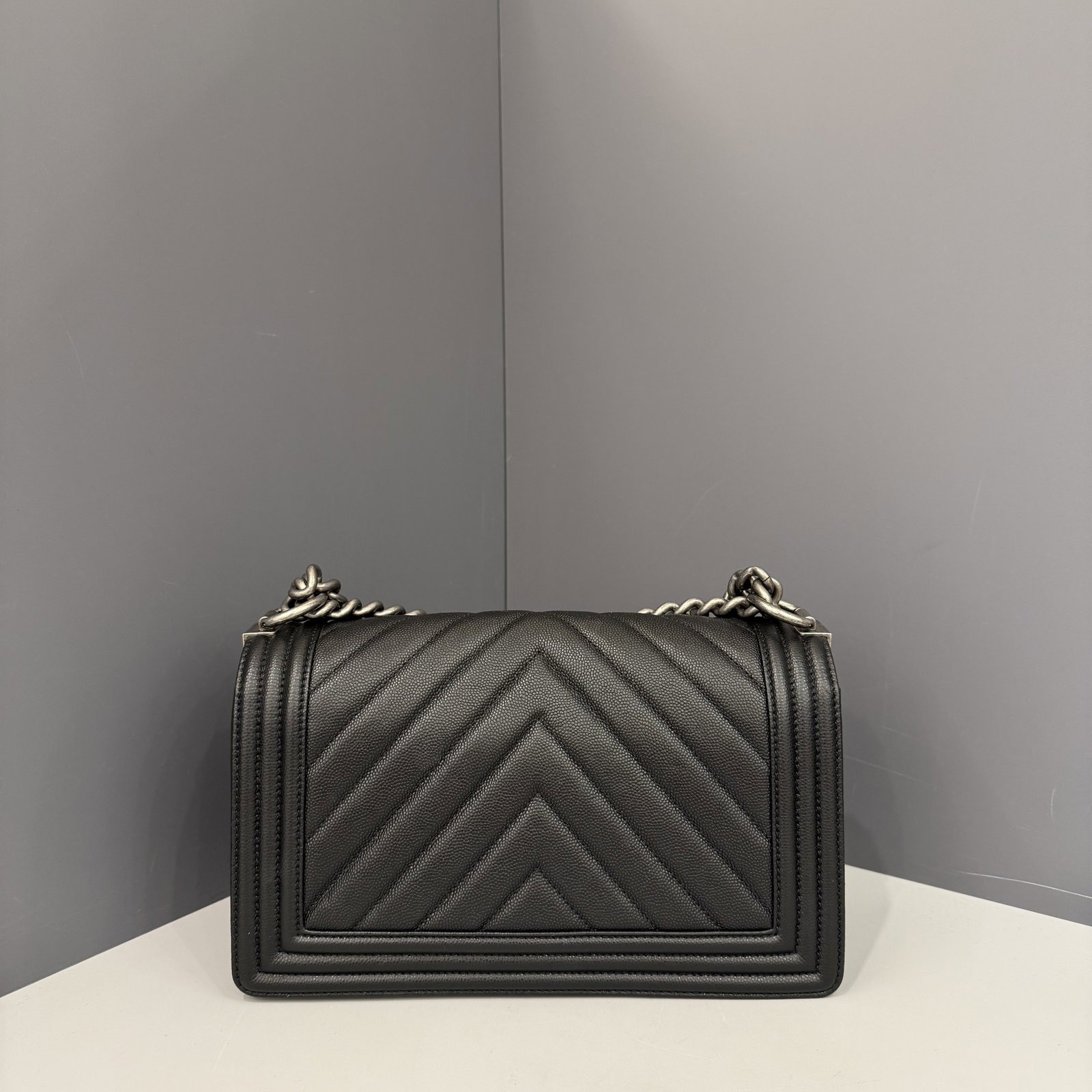 Chanel Medium Boy Flap Black Grained Calfskin (yg041726d0)