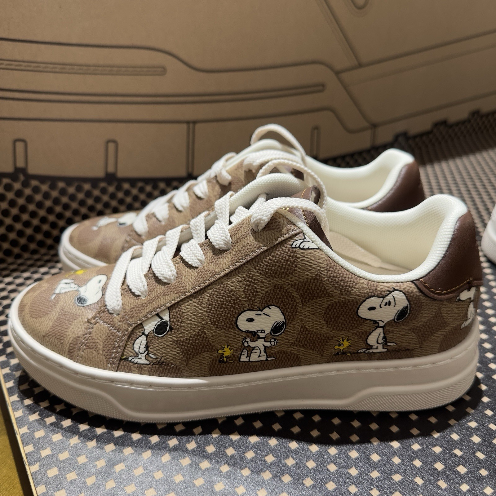 Coach X Peanuts High Line Sneaker In Signature Canvas With Snoopy Print 5B NEW