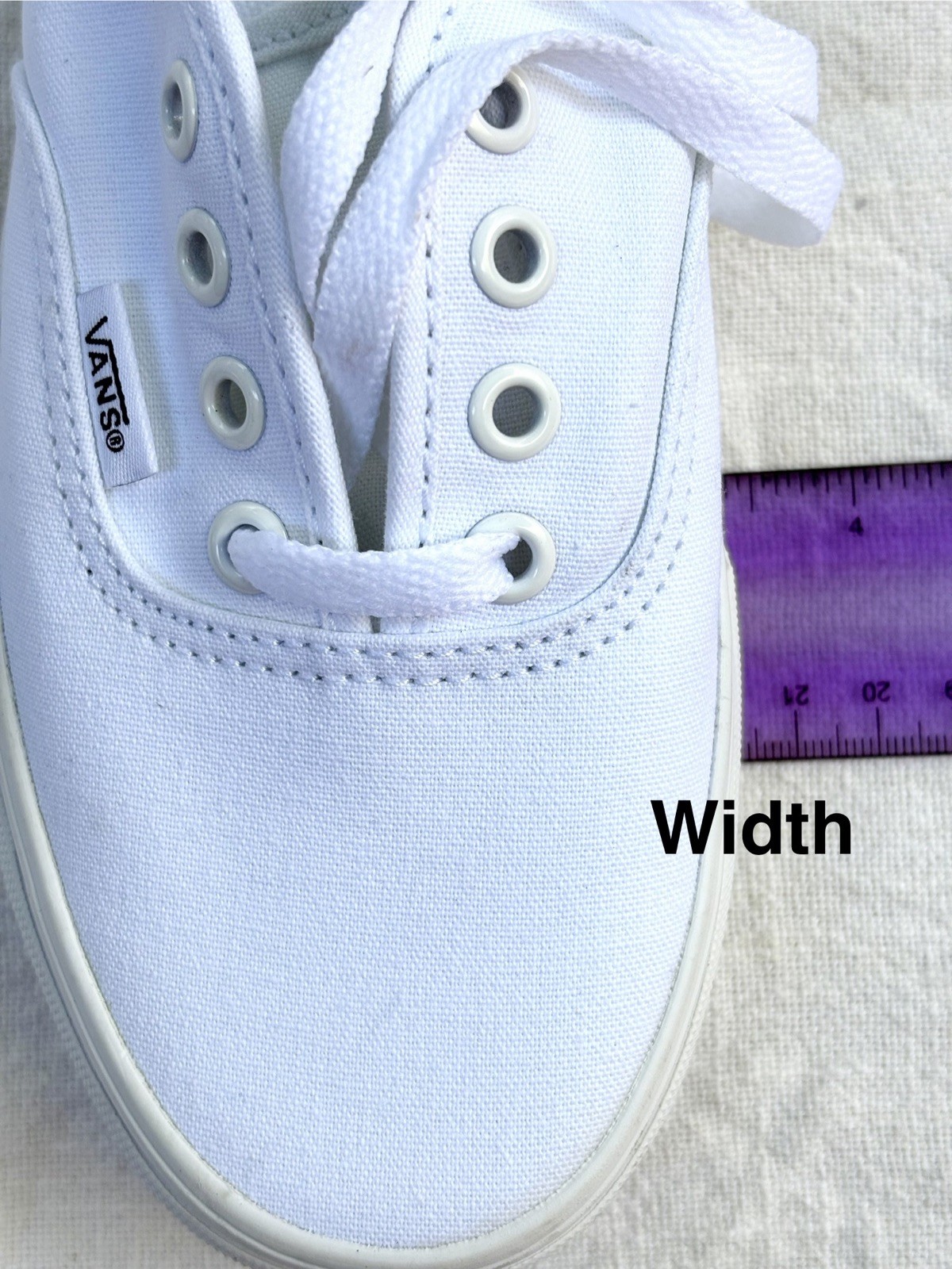 Vans Authentic New White Sneakers Lace Up Men/boy US 4 Women/girls US 5.5