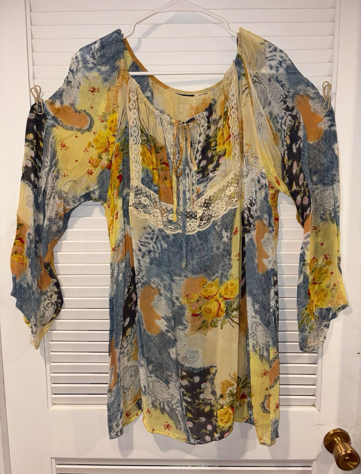 Women’s Plus 1X Yellow Blue White Floral Scoop Neck Long Sleeve Lace Tunic