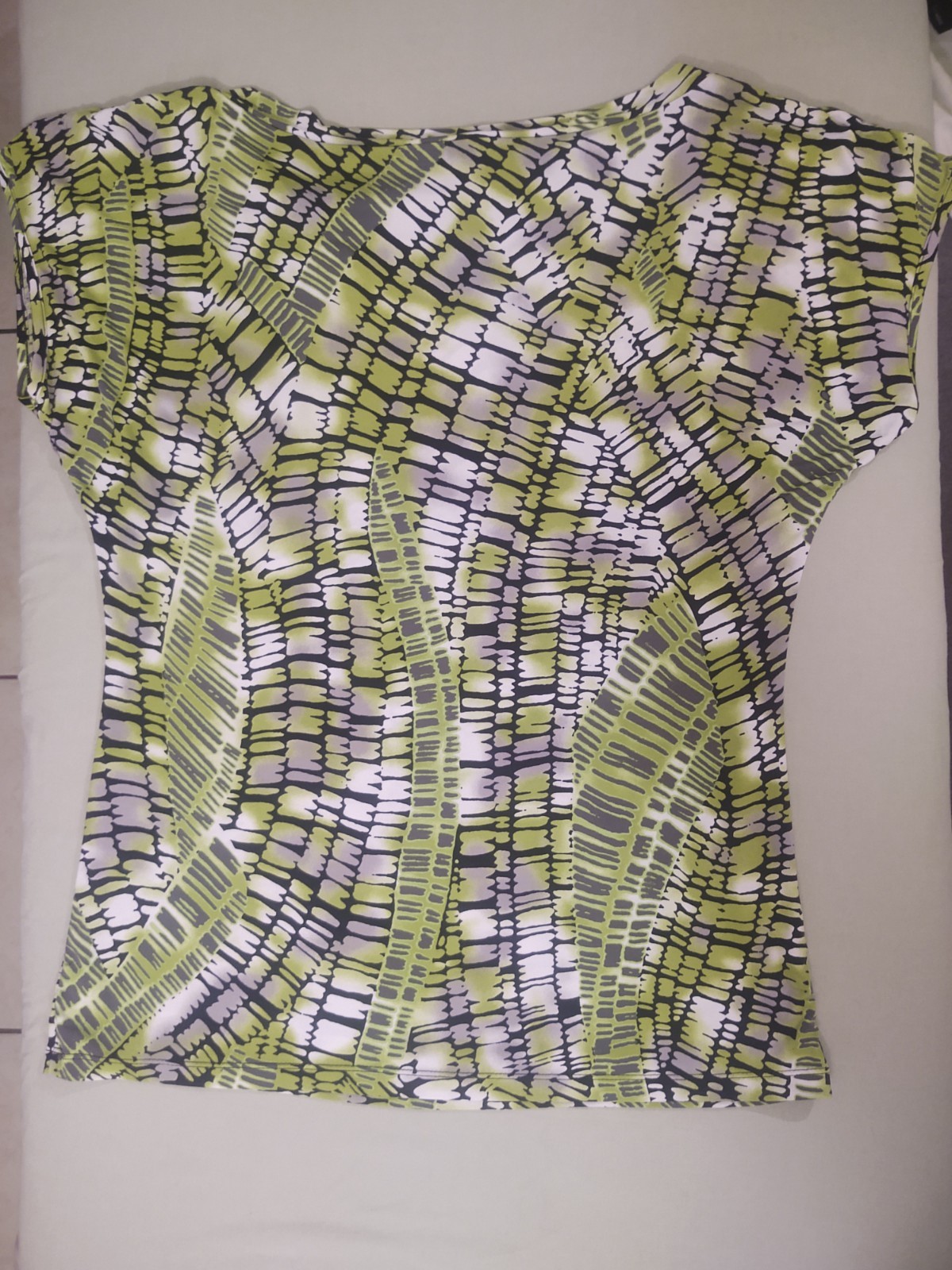Worthington Abstract Geometric Pleated Neck Short Sleeve Blouse Top