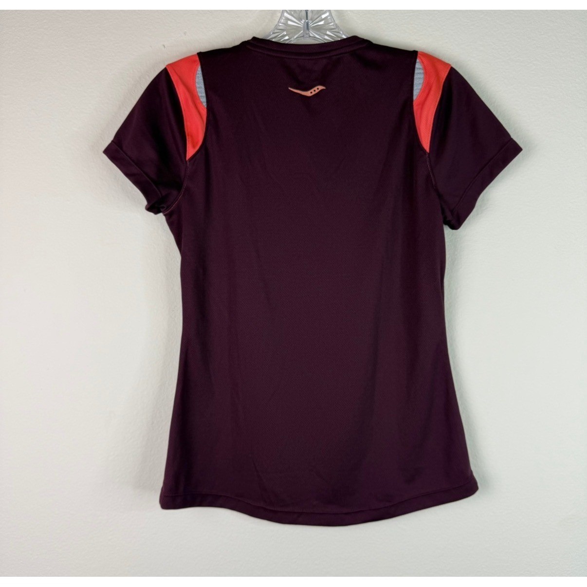 Saucony Shirt Womens Small Burgundy Pink Running Performance Short Sleeve Tee