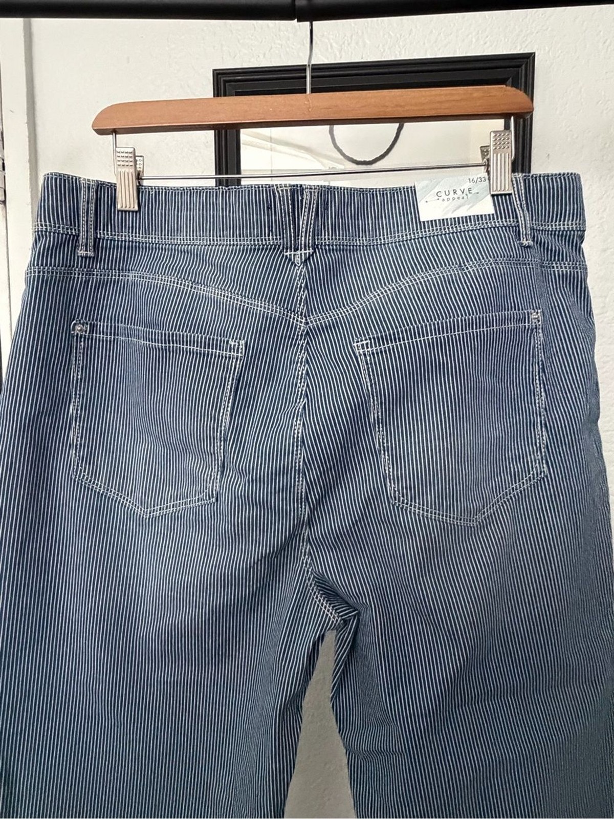 Curve Collection Women’s Ankle Crop Jeans – Blue Pinstripe
