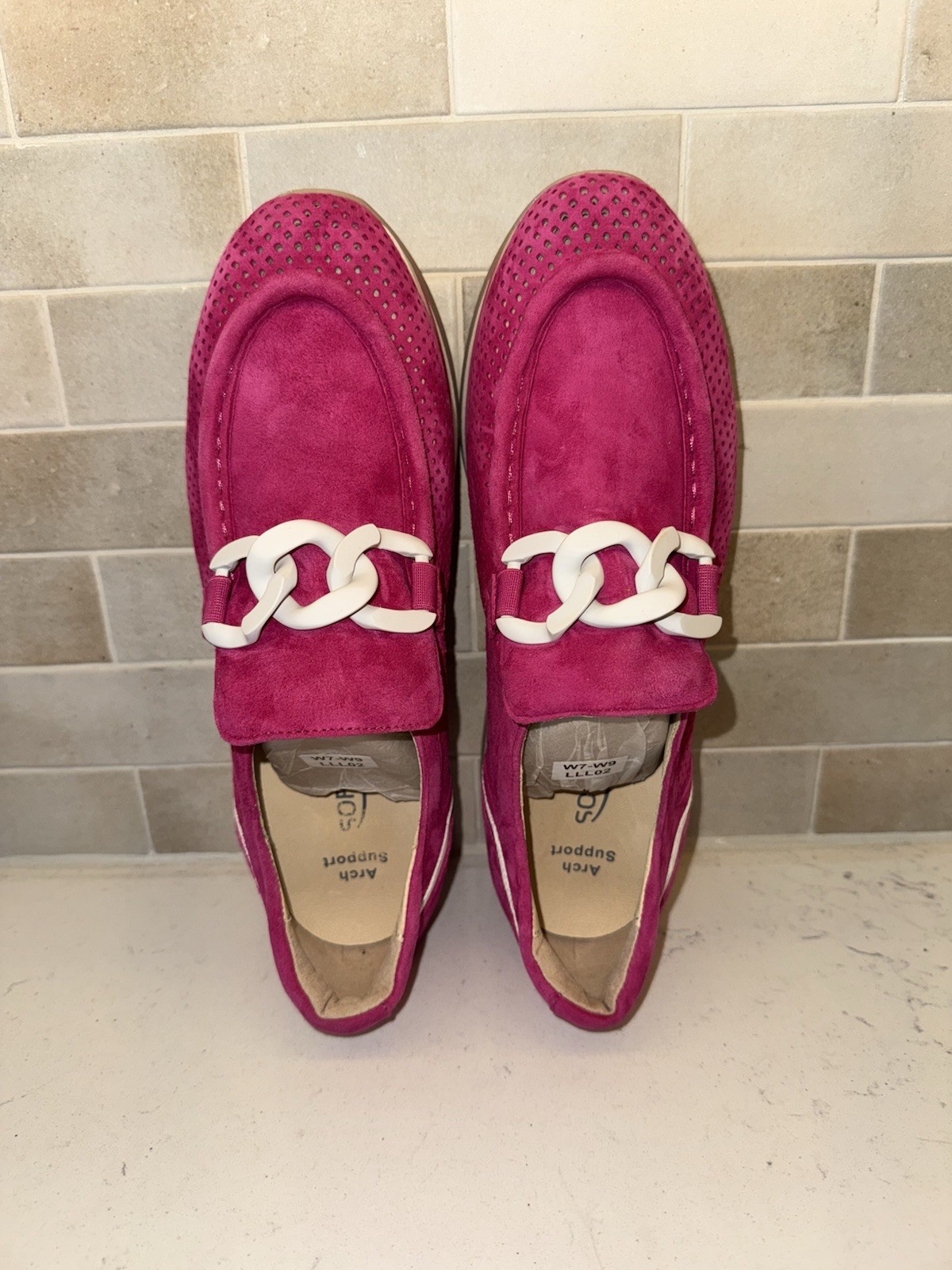 Softwaves Cadie Fuchsia Pink Chain Suede Slip On Platform Shoes EU 40 US 9-9.5.